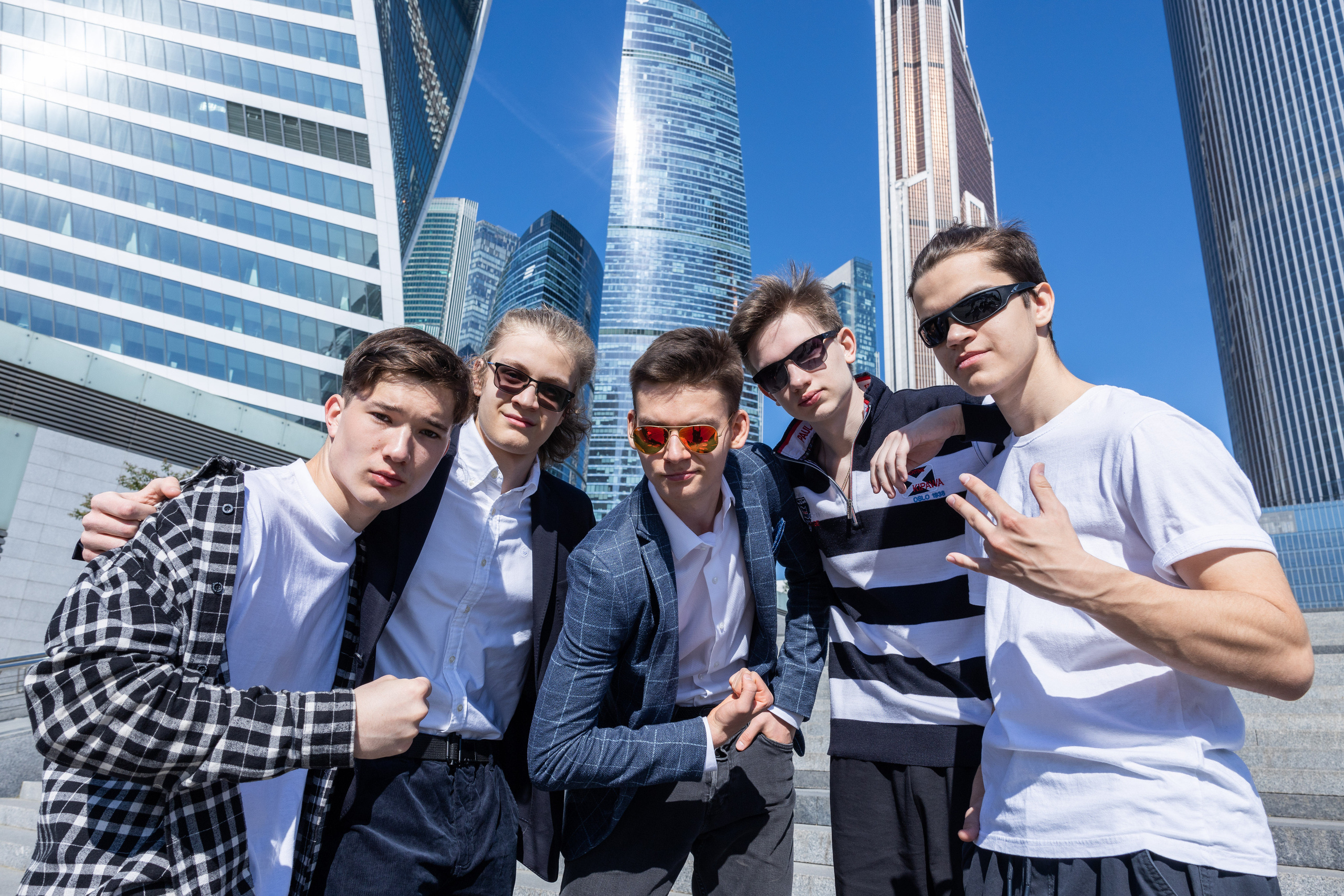 Школа ЦПМ класс 11К. Выпускные фотоальбомы в Коломне. Валерий и Светлана Щавелевы