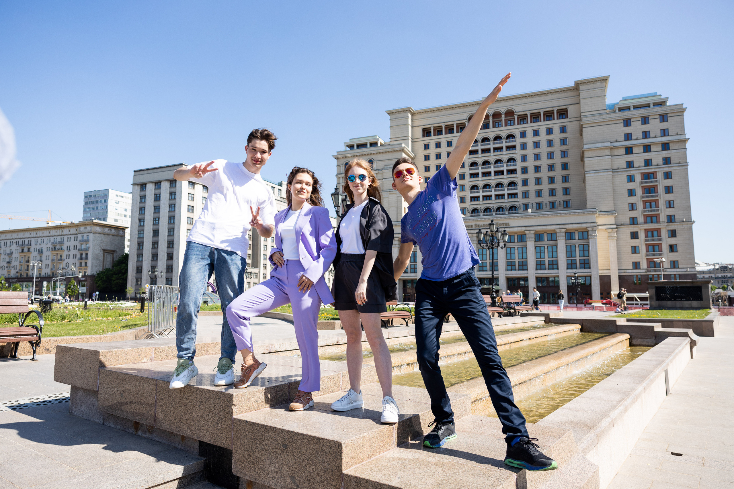 Школа ЦПМ класс 11К. Выпускные фотоальбомы в Коломне. Валерий и Светлана Щавелевы