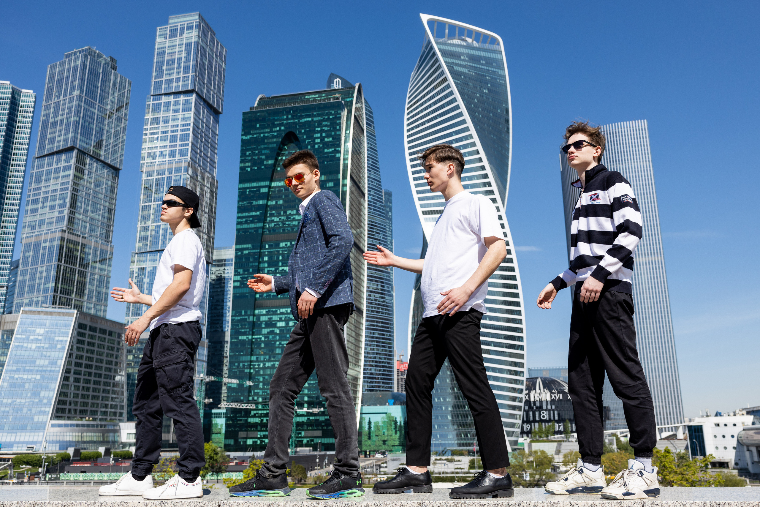 Школа ЦПМ класс 11К. Выпускные фотоальбомы в Коломне. Валерий и Светлана Щавелевы