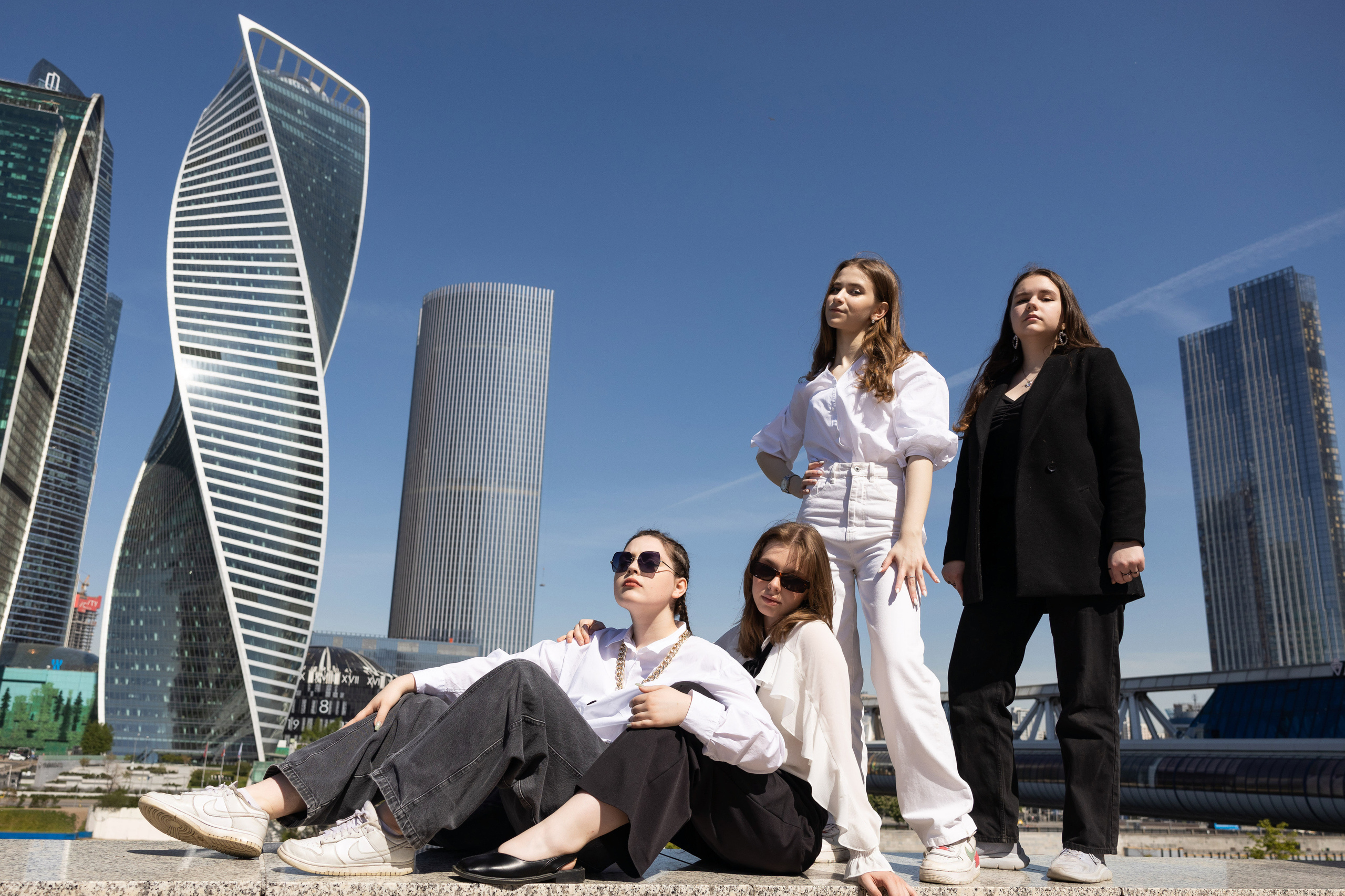 Школа ЦПМ класс 11К. Выпускные фотоальбомы в Коломне. Валерий и Светлана Щавелевы