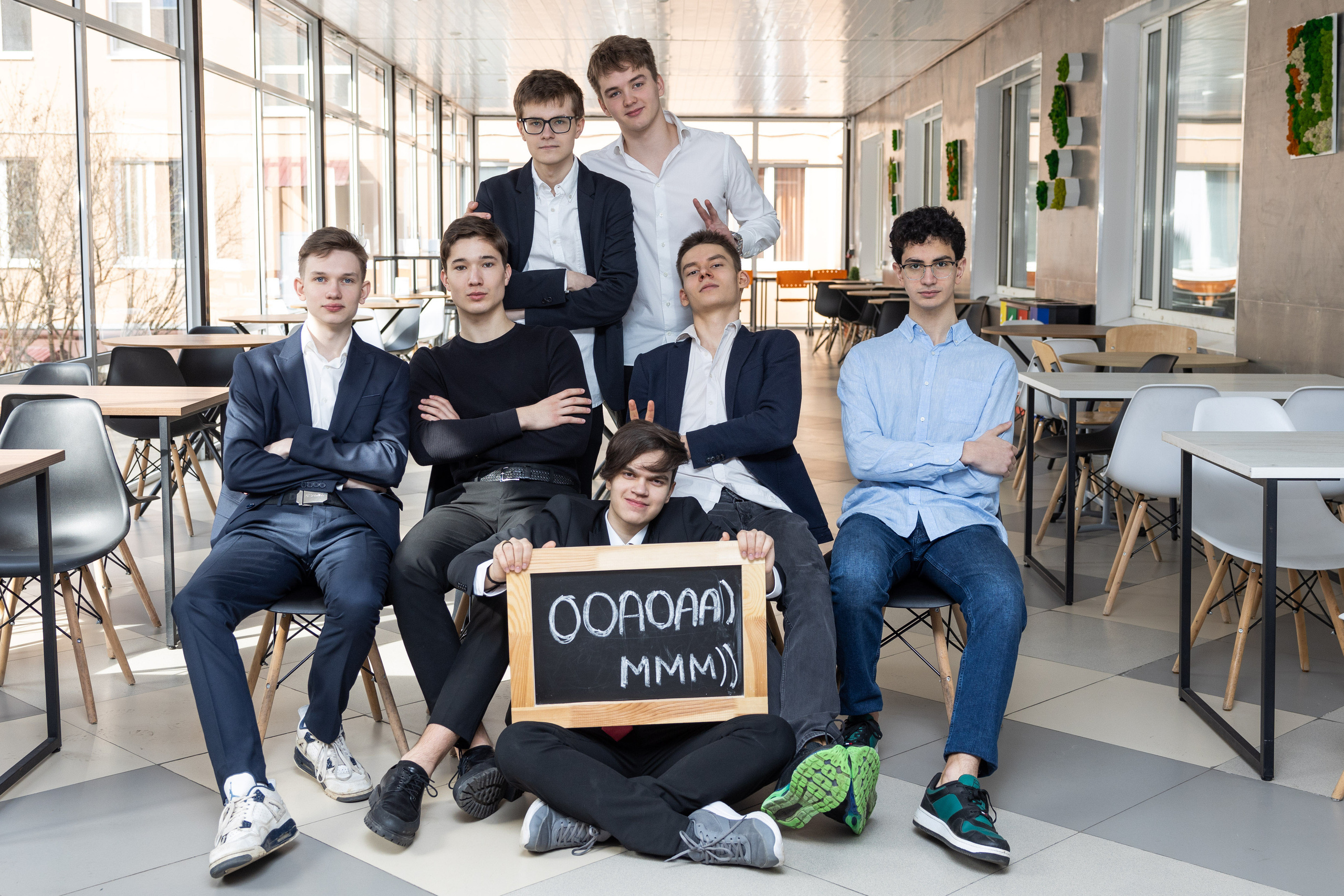 Школа ЦПМ класс 11К. Выпускные фотоальбомы в Коломне. Валерий и Светлана Щавелевы