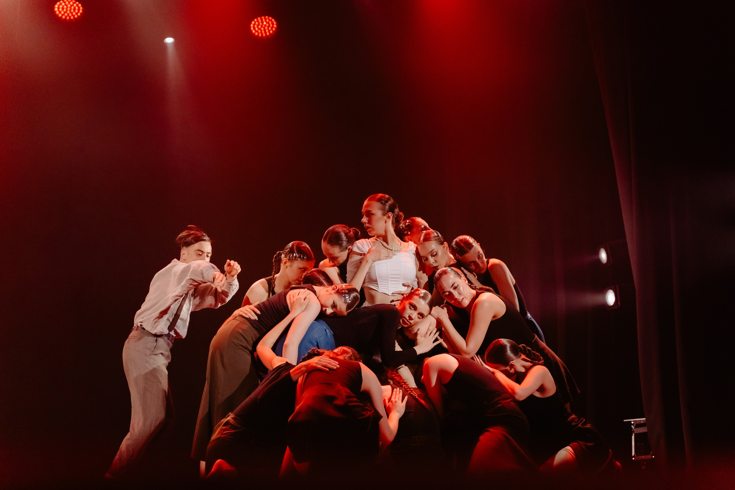 Спектакль «Песнь сирен». Главная