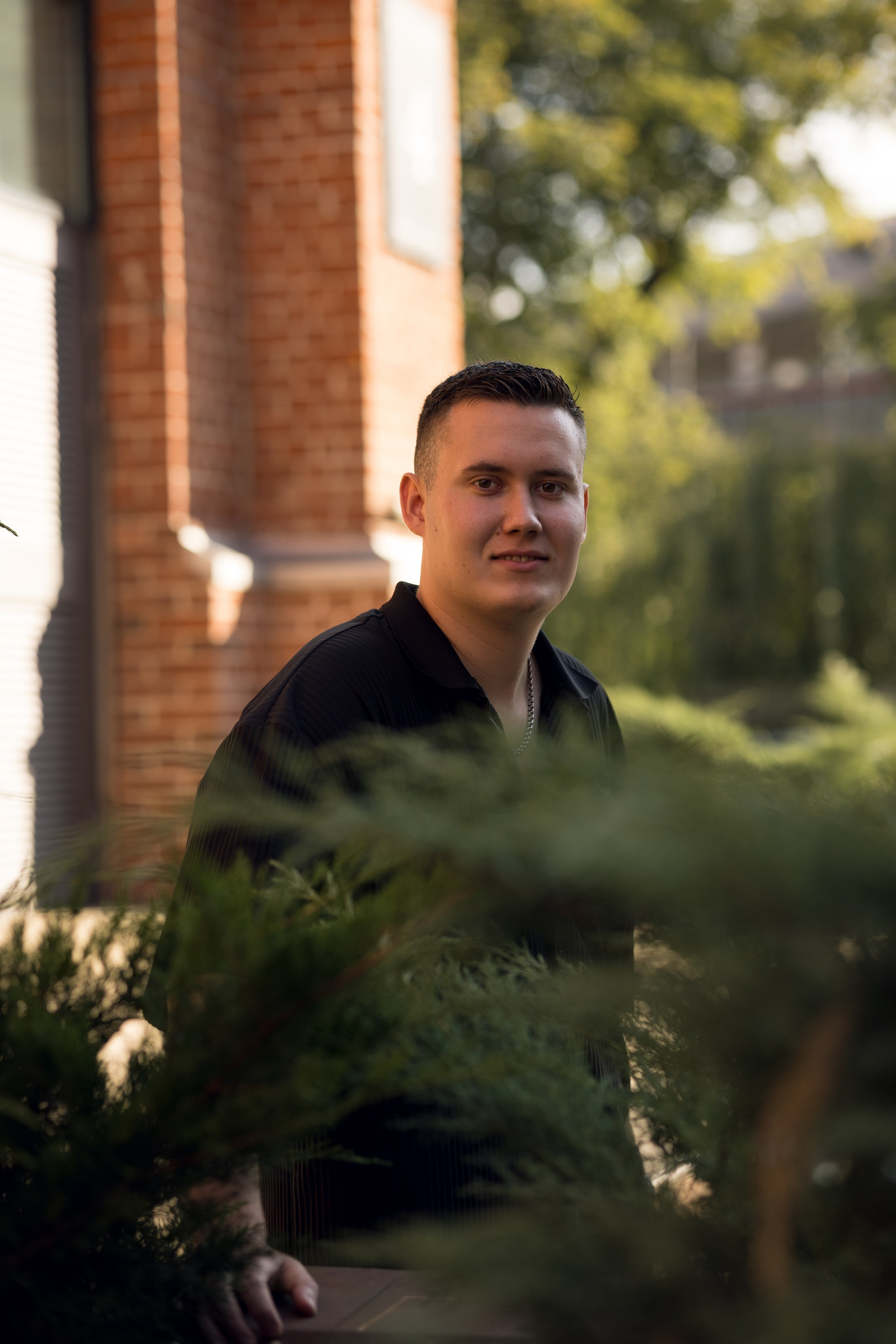 Мужская фотосессия на улице. Профессиональный фотограф в Москве