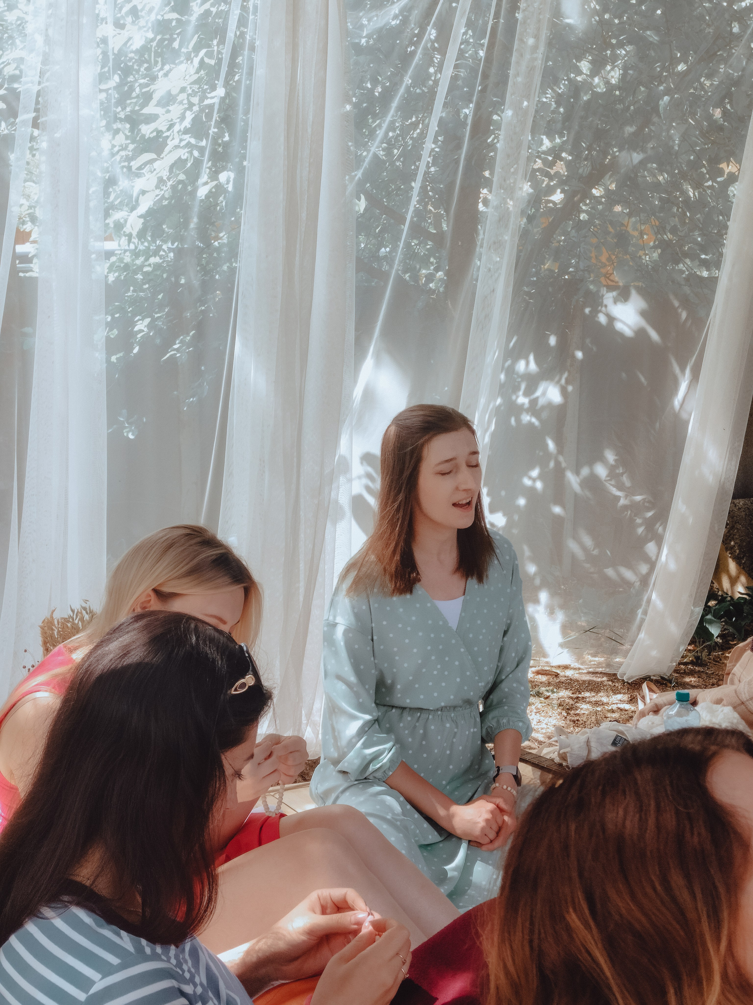 Уютный женский круг. Фотограф Старый Оскол Мавлыга Мария