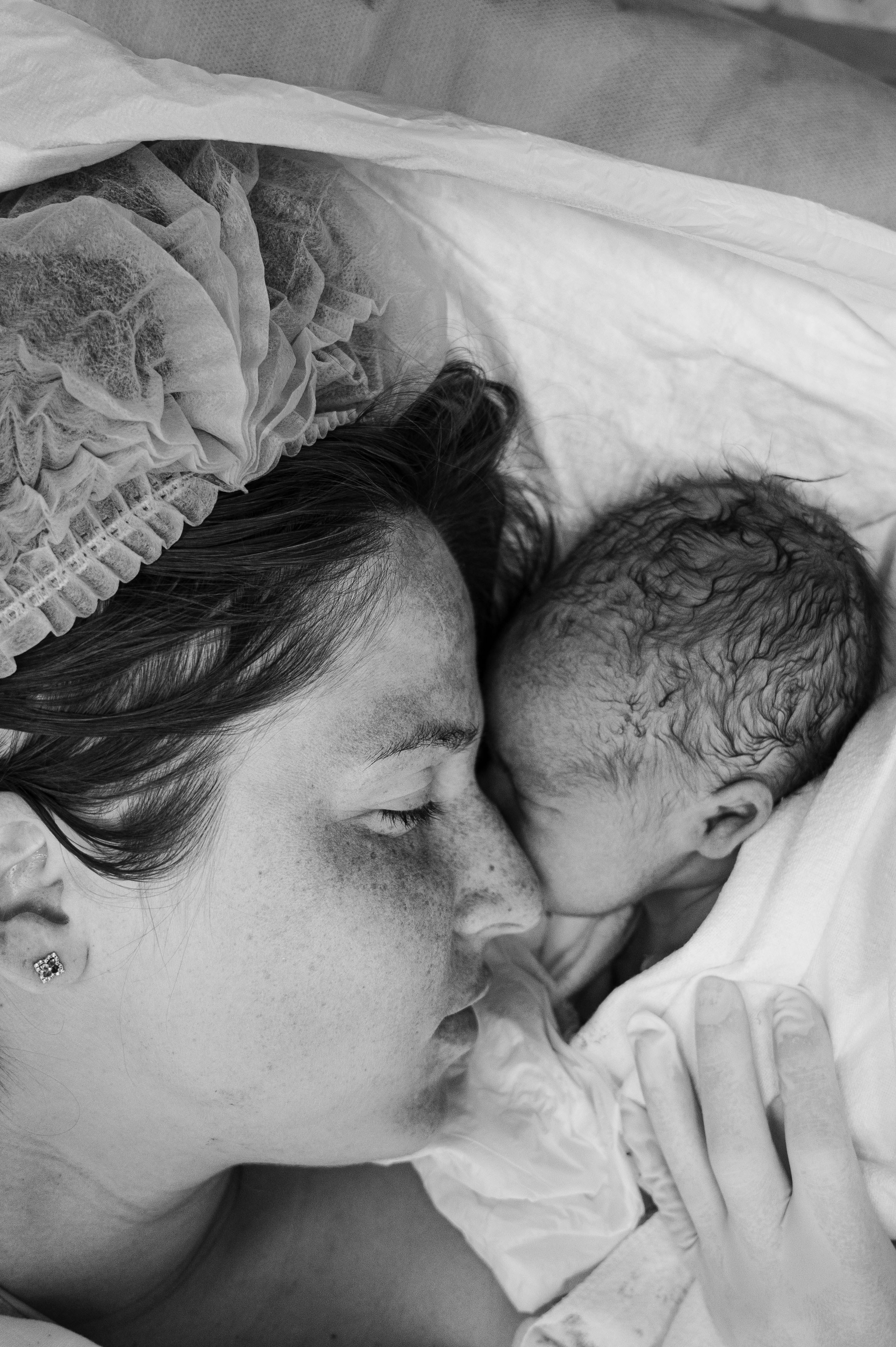 Мирослава родилась. Фотограф на роды СПБ Юлия Герасимова