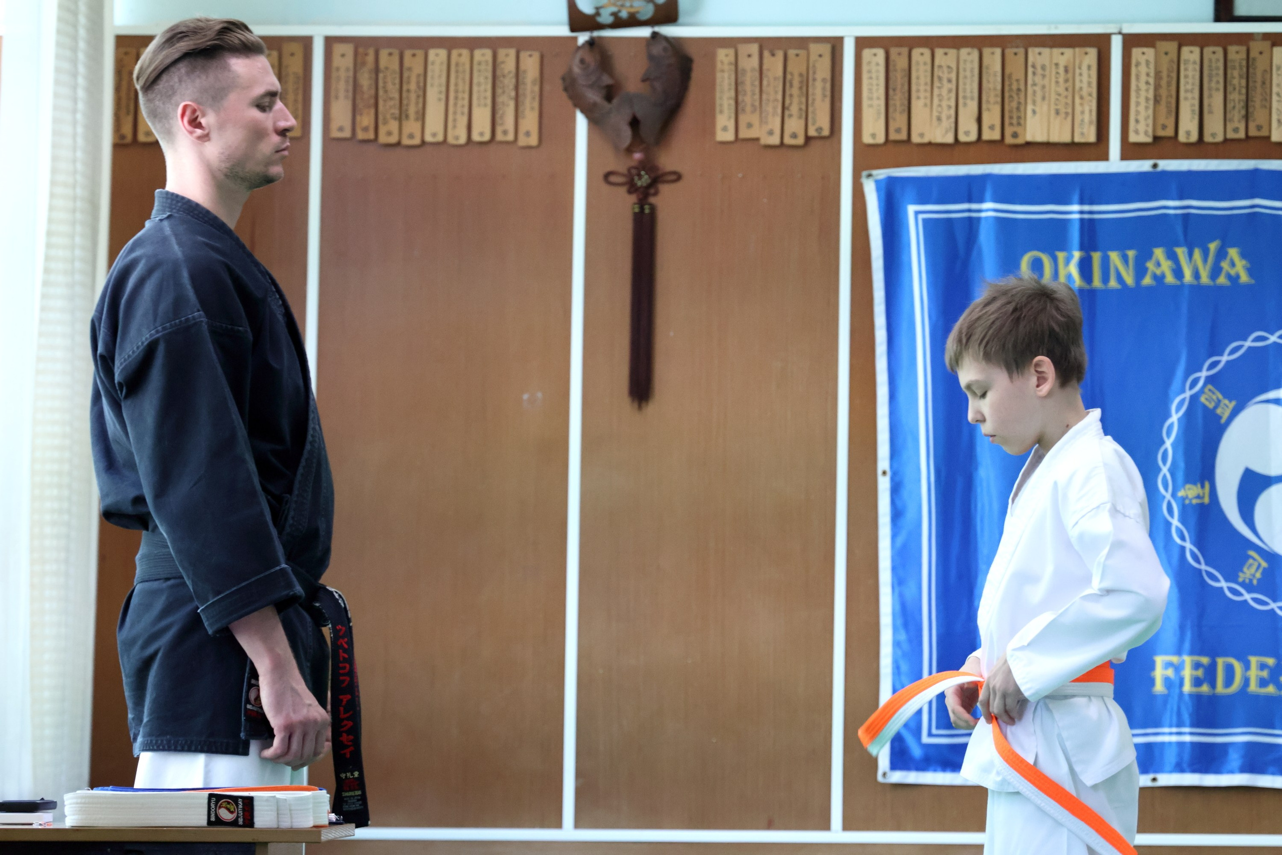 Вручение поясов в школе Окинава каратэ. Спортивный и репортажный фотограф Ермакова Светлана
