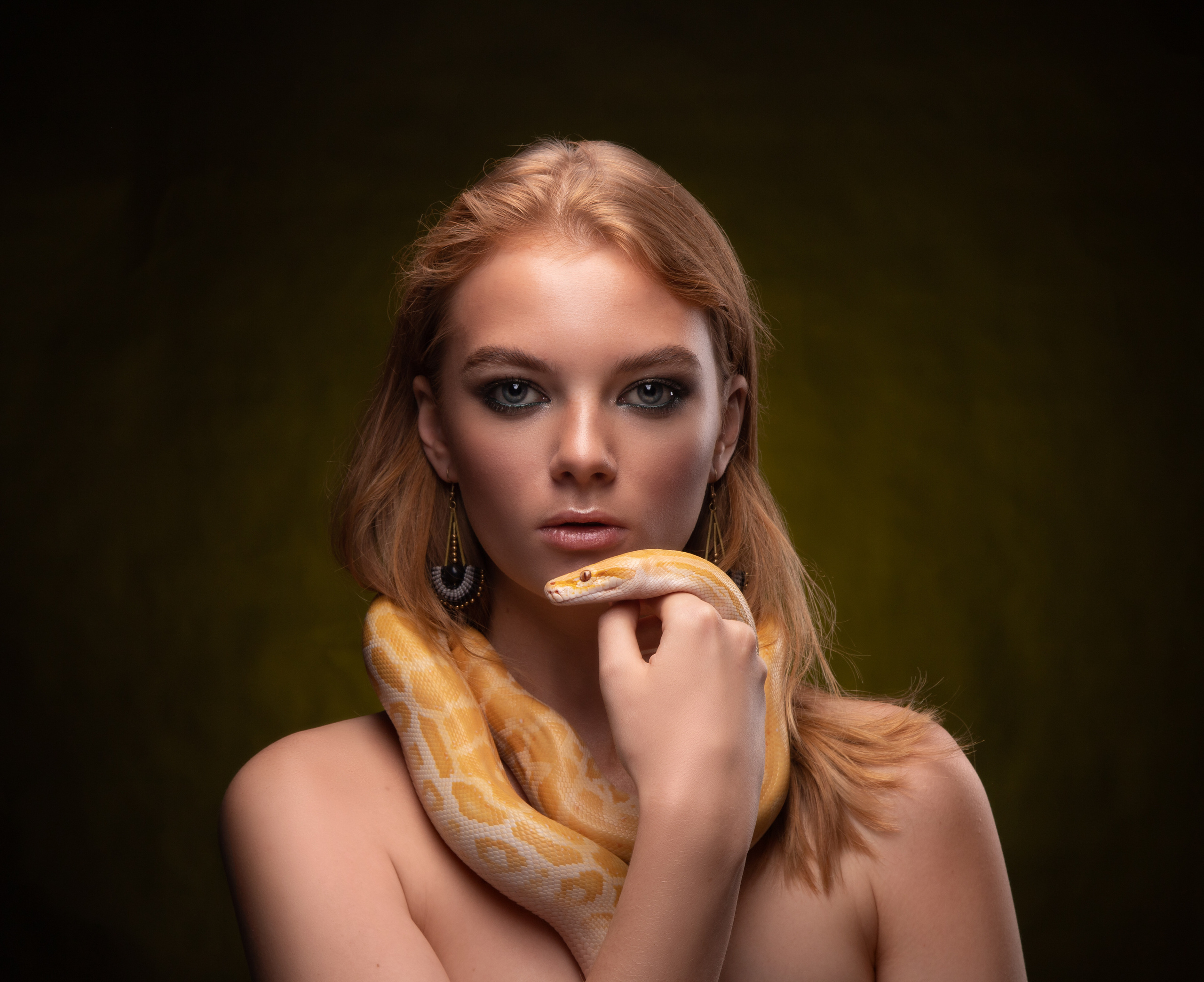 Commercial. Portrait photographer Toronto