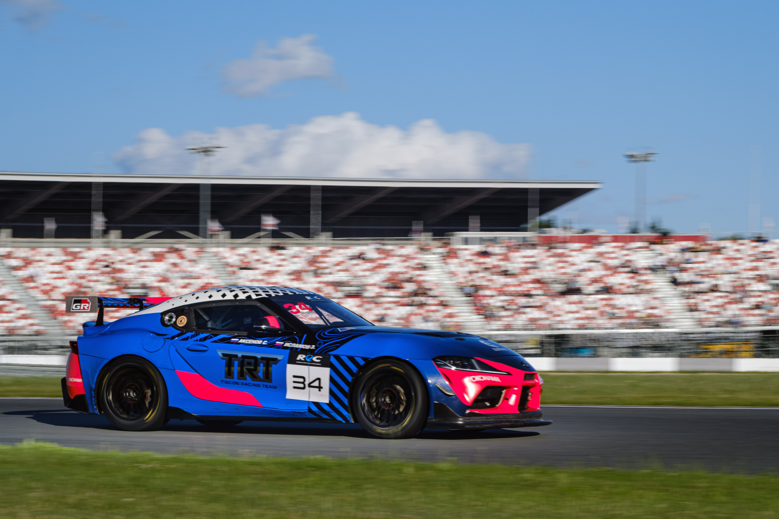 Российская серия гонок на выносливость. Авто и мотоспорт — фотограф Антон Медведев iCoguar