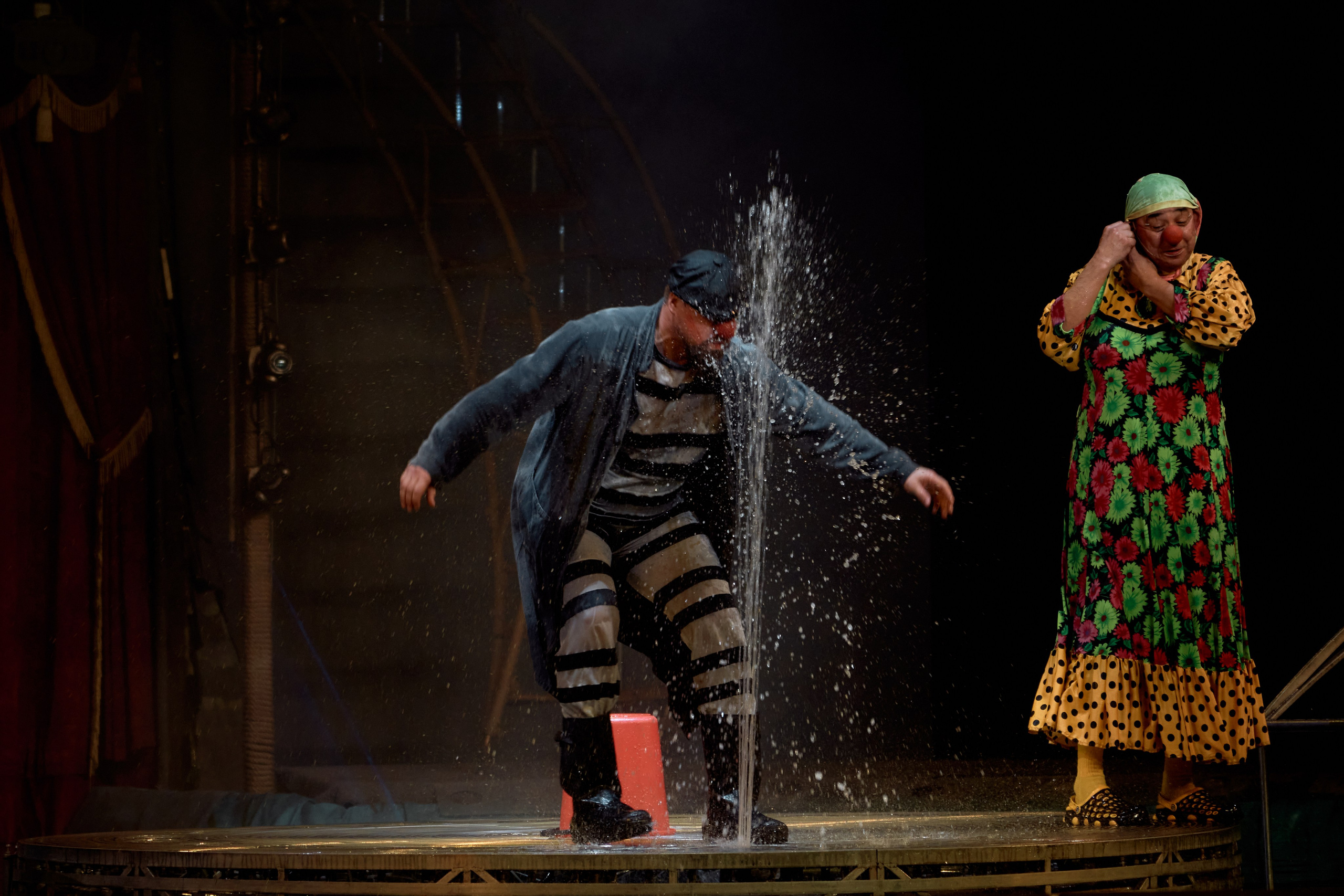 Цирк «На воде». Фотограф