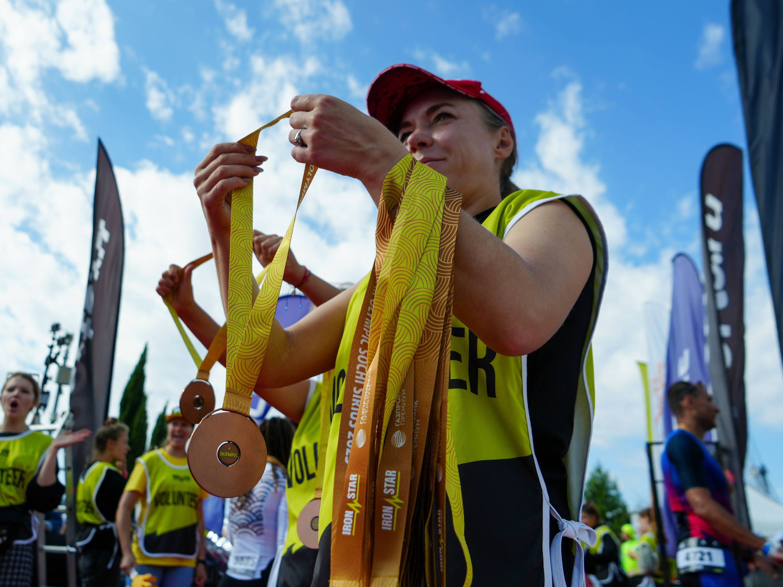 Фотоотчет партнерской интеграции для компании TELE2 на фестивале Ironstar. Репортажный фотограф в Красной Поляне и Сочи Павлюченко Екатерина