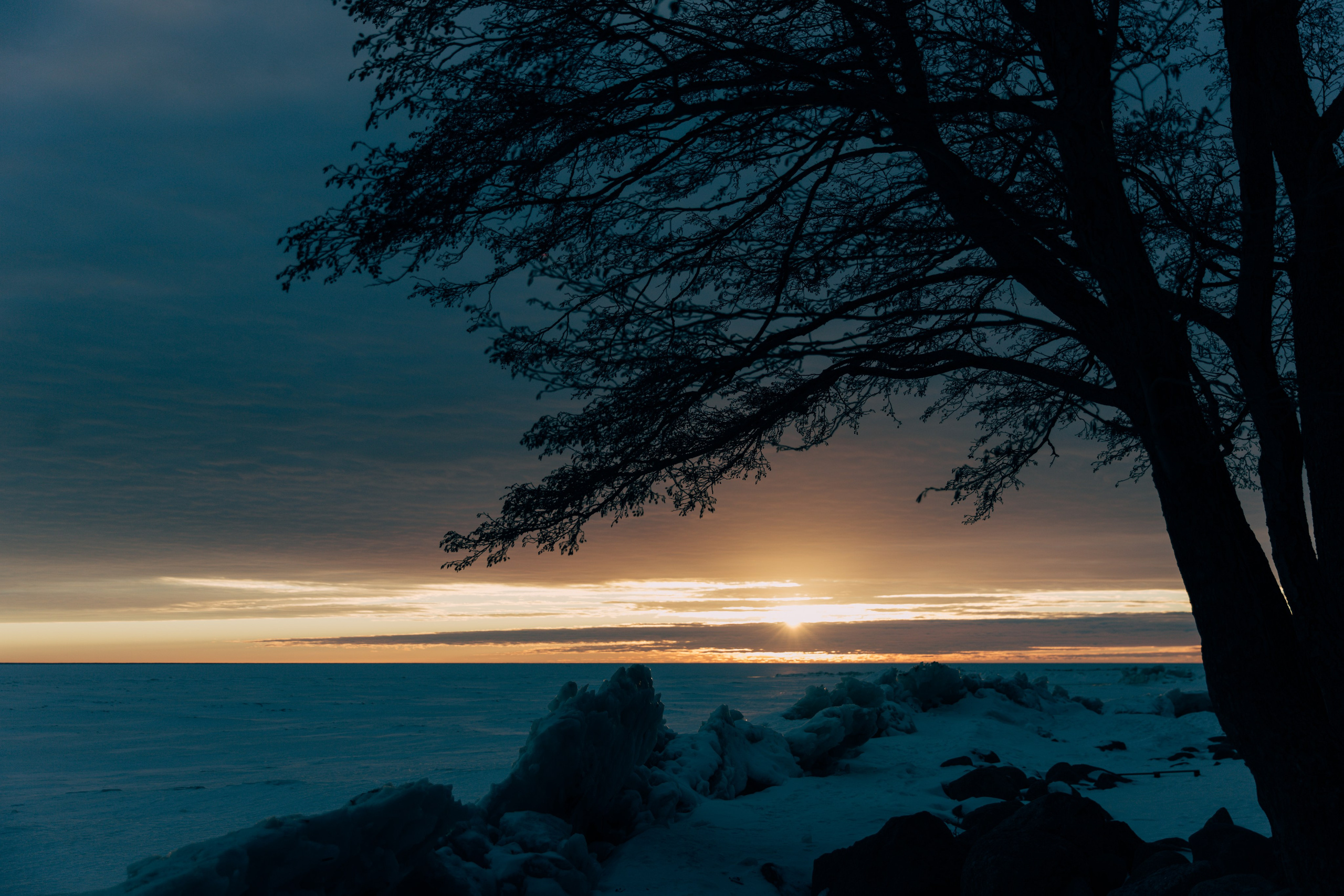Идеи для фотосессии в СПб: Финский залив на закате (портреты)