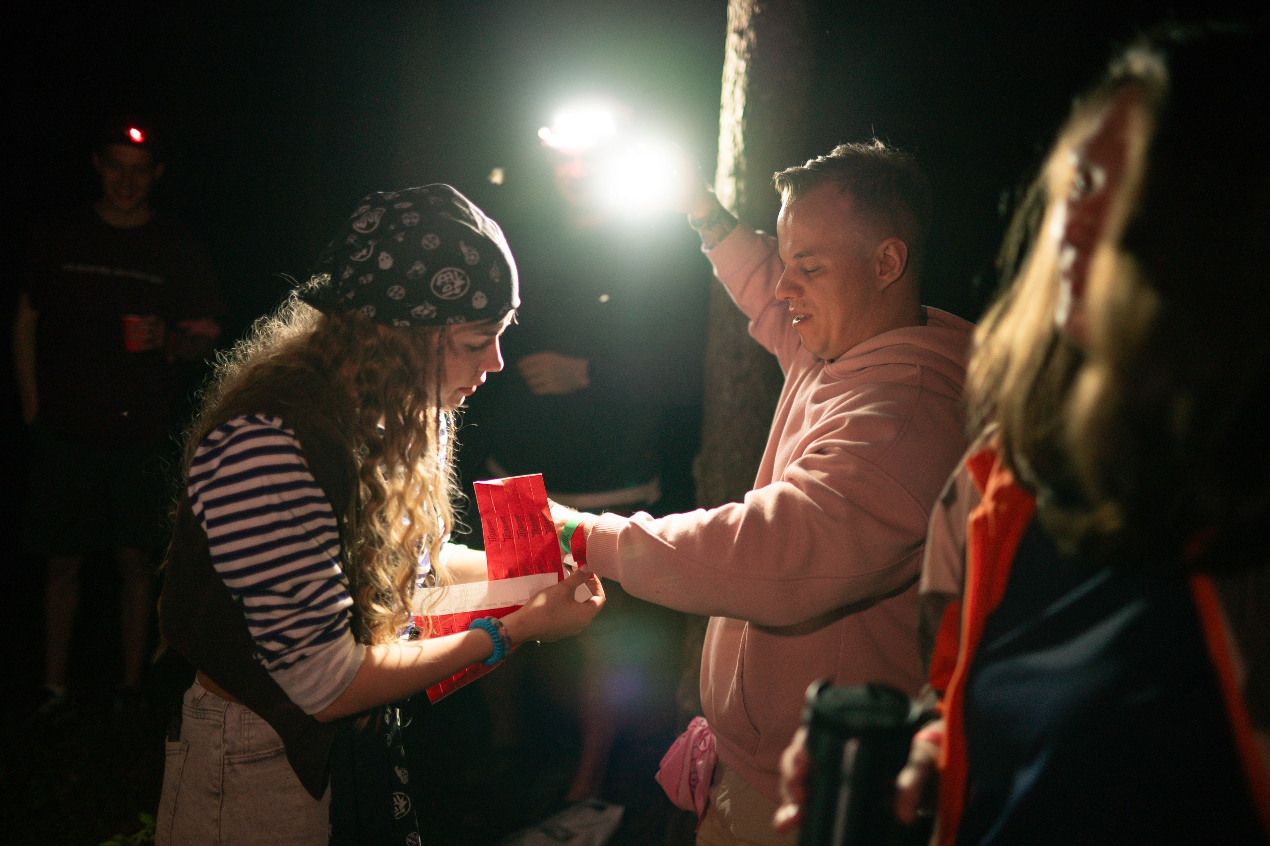 Лагерь пиратов для взрослых на острове на Волге. Фотограф Сергей Красильников