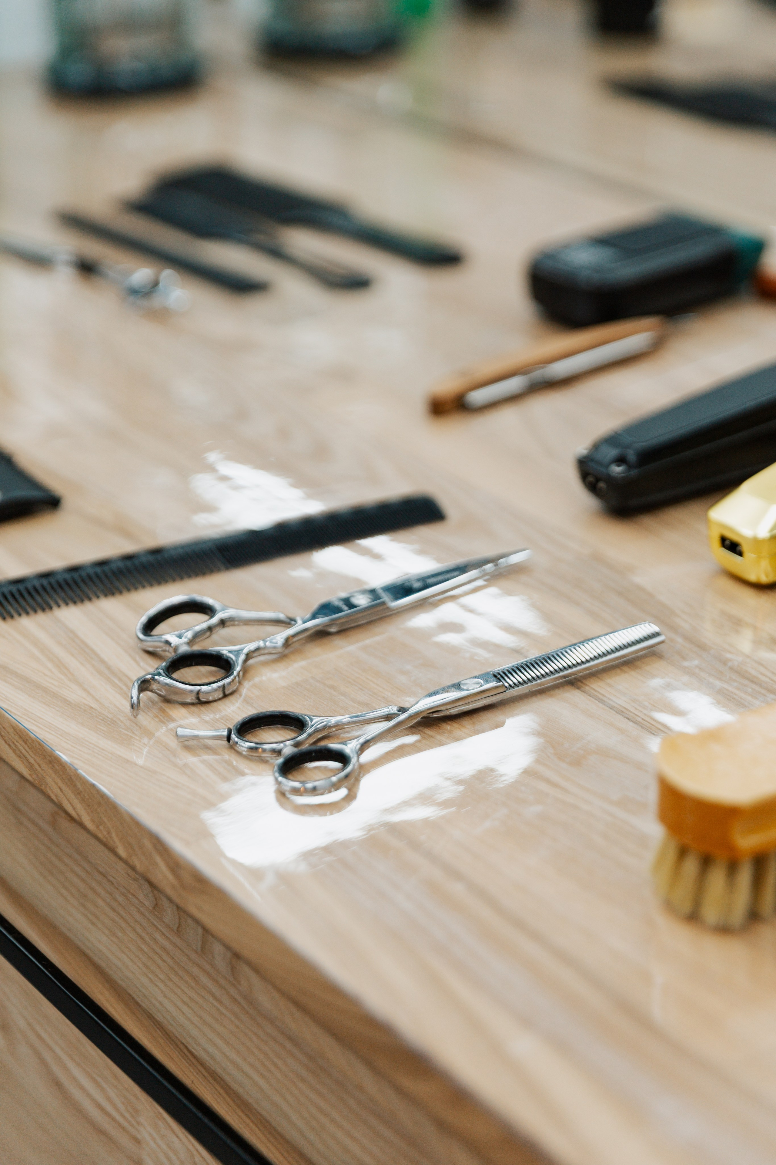 DERBY BARBERSHOP. LIYALEE PHOTO