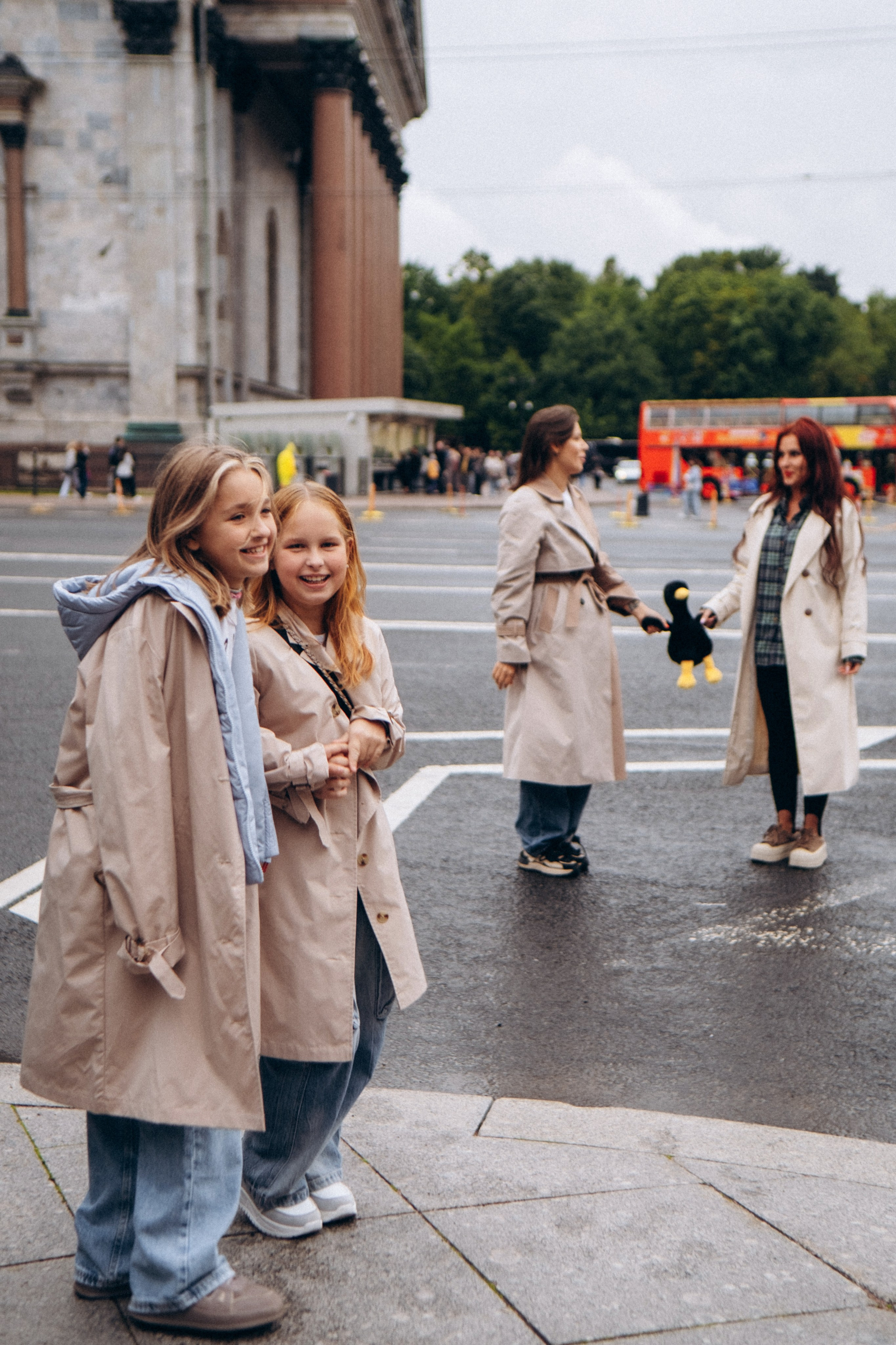 Семейная прогулочная фотосессия в Санкт-Петербурге. Фотограф в Санкт-Петербурге Кристина Брянская