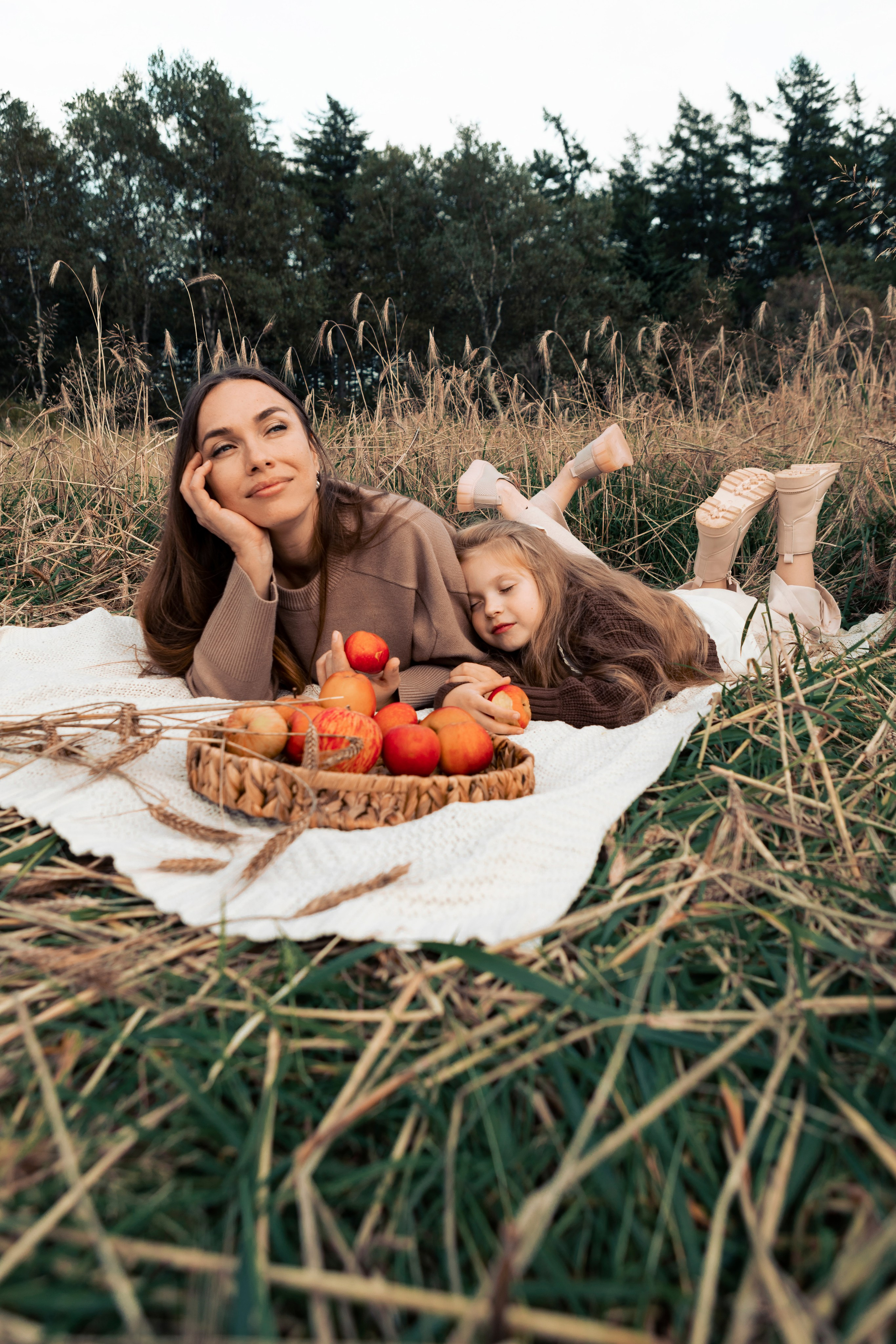 Наташа и Лизонька. Фотограф Сахалин