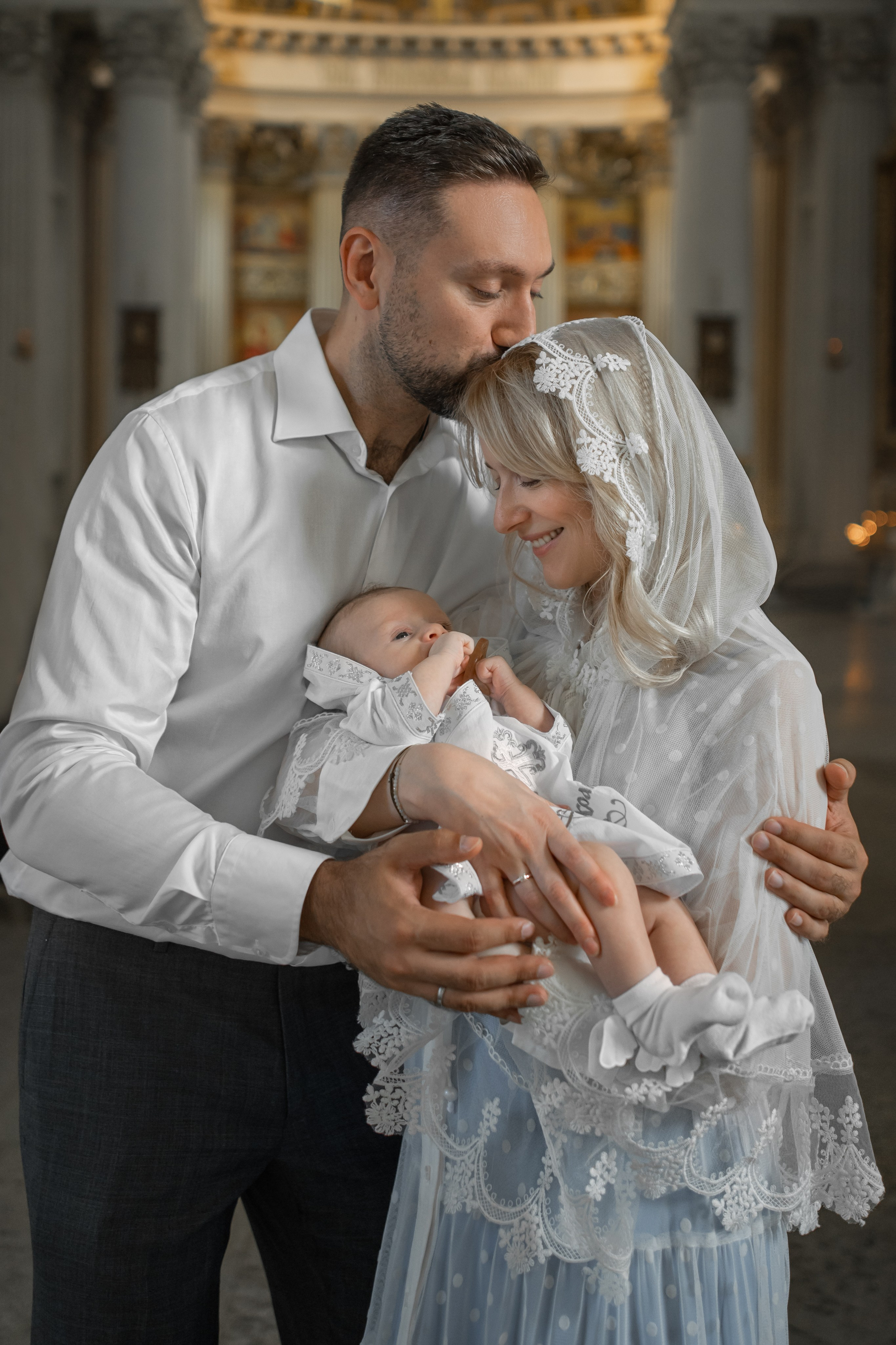 Крещение в Троице Измайловском соборе. Фотограф на крещение и венчание, семейный фотограф в Санкт-Петербурге