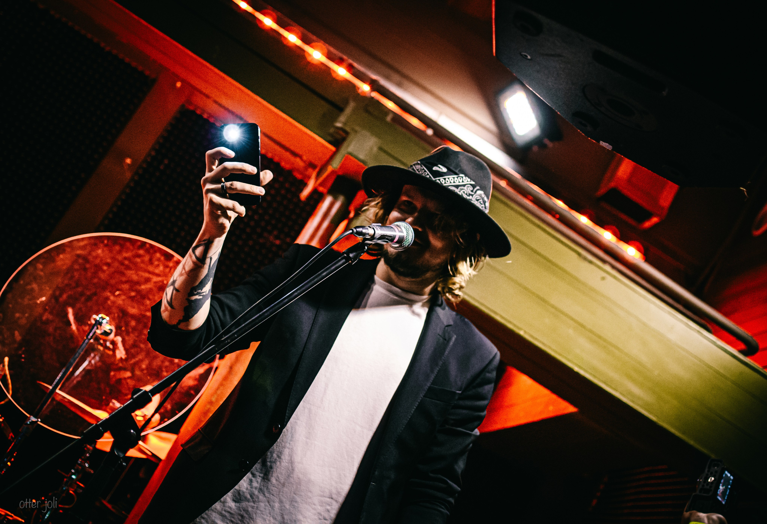 Голова Муэссы | Китайский лётчик Джао Да. Концертный репортёр Валерия Сафина