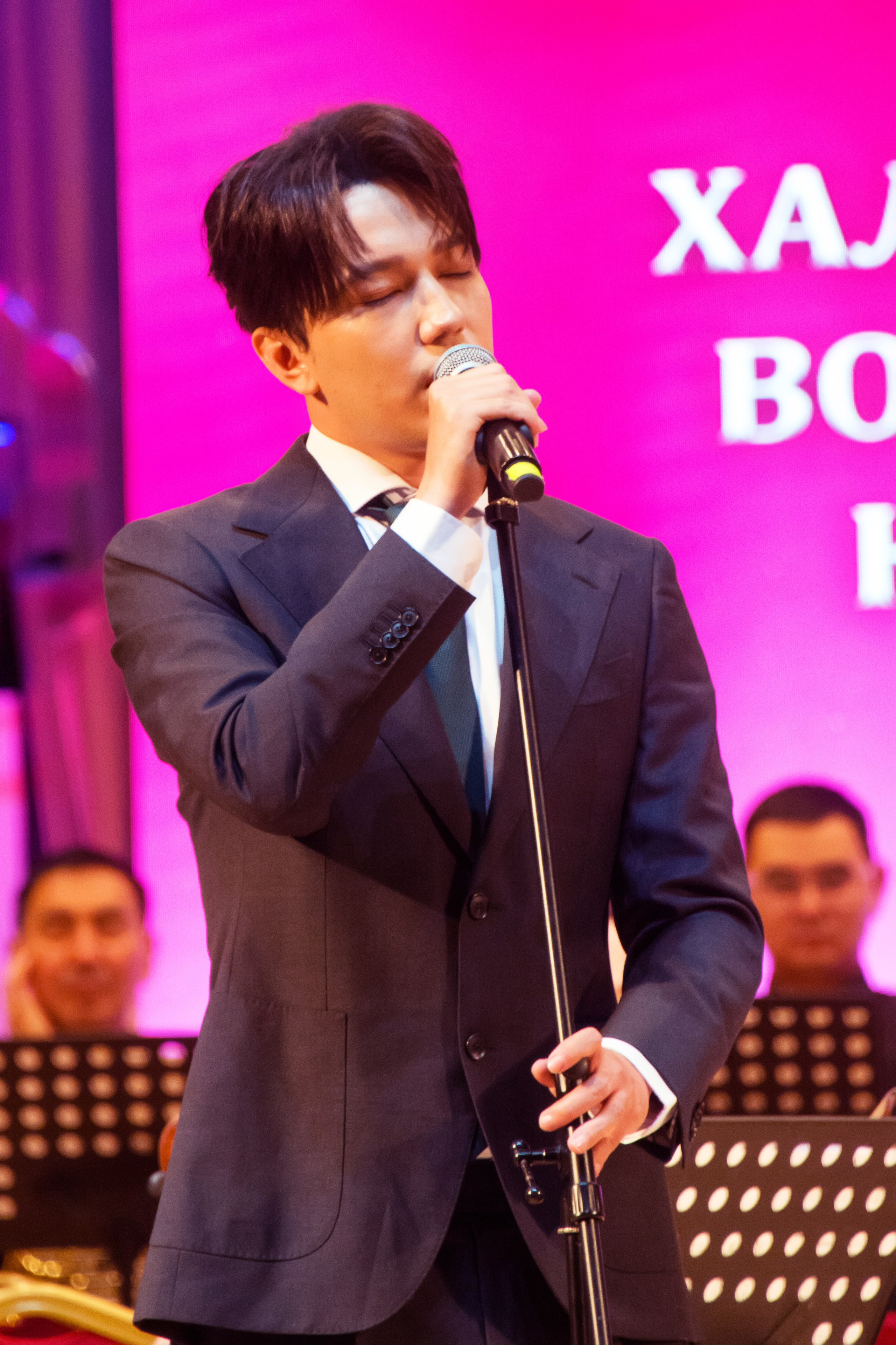 Конкурс вокалистов Бибигуль Тулегеновой (25.09.2025.). Фотосъёмка. Фотограф Сергей Авдеев-семейный и детский фотограф в Алматы