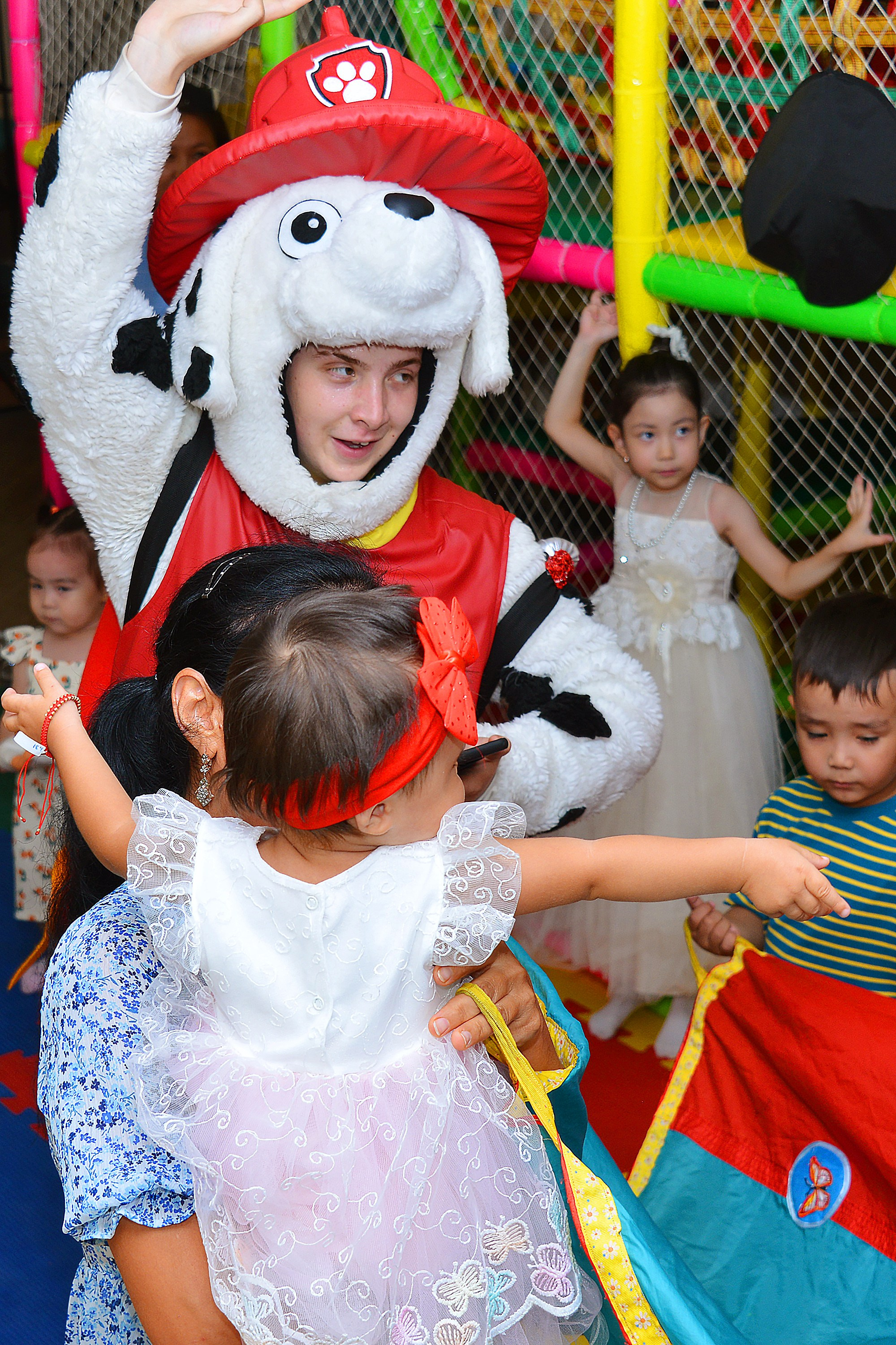 Дети-5 (Адель-1годик). Фотосъёмка. Фотограф Сергей Авдеев-семейный и детский фотограф в Алматы