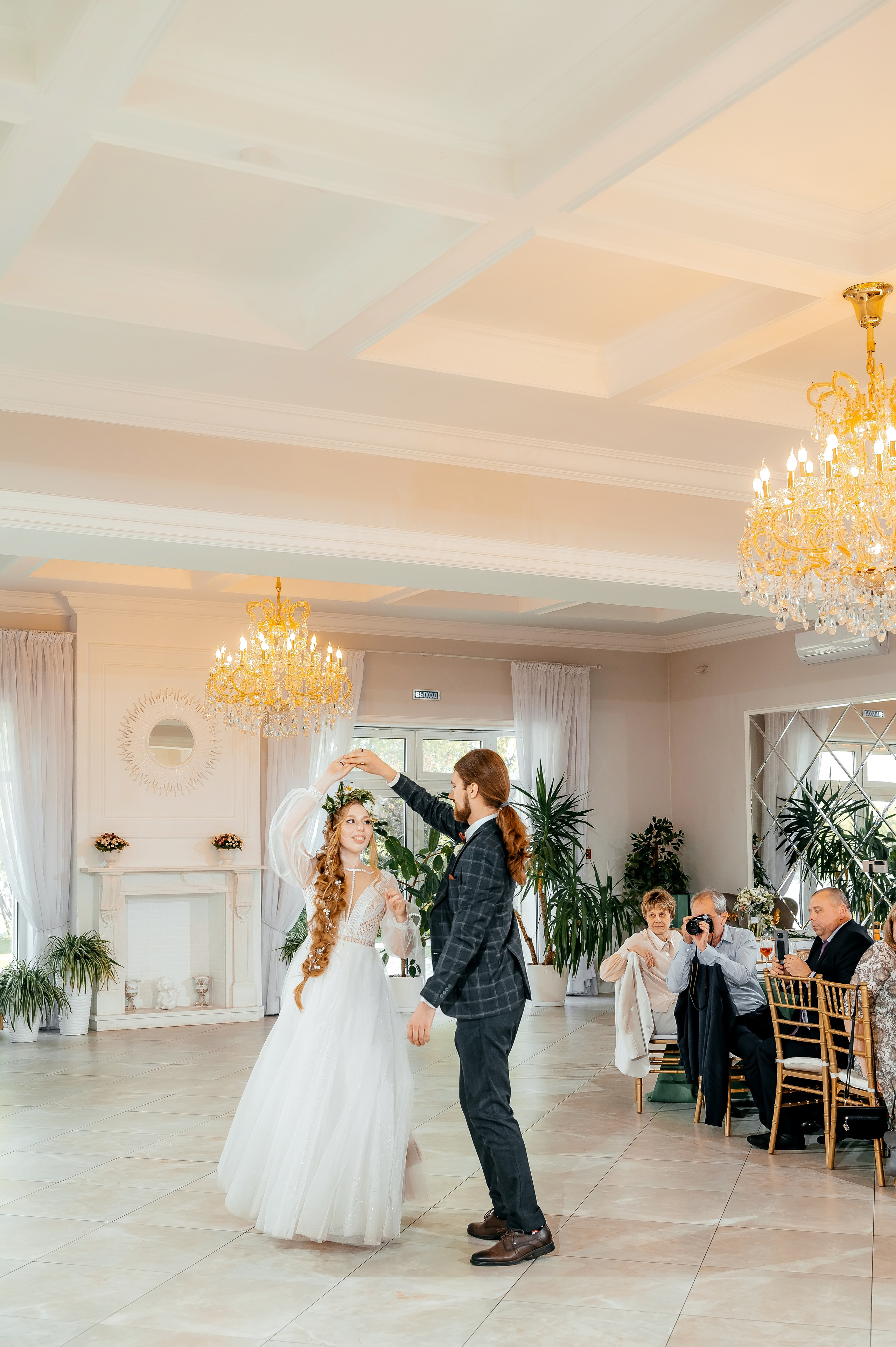 Свадьба с фотосессией в Усадьбе «Быково», основная часть — Яхт-клуб «Капитан». Свадебный и семейный фотограф Виктория Носачёва. Щелково, Москва и МО