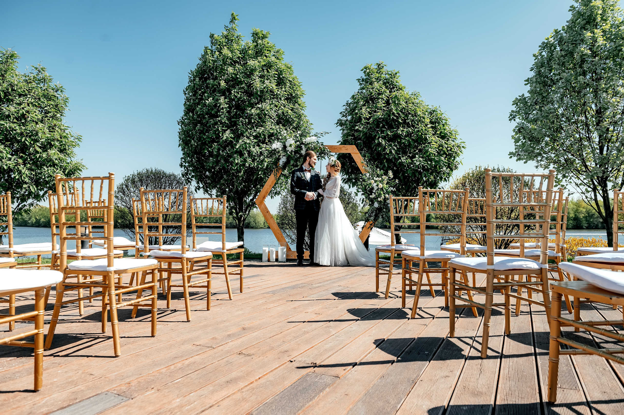 Свадьба с фотосессией в Усадьбе «Быково», основная часть — Яхт-клуб «Капитан». Свадебный и семейный фотограф Виктория Носачёва. Щелково, Москва и МО