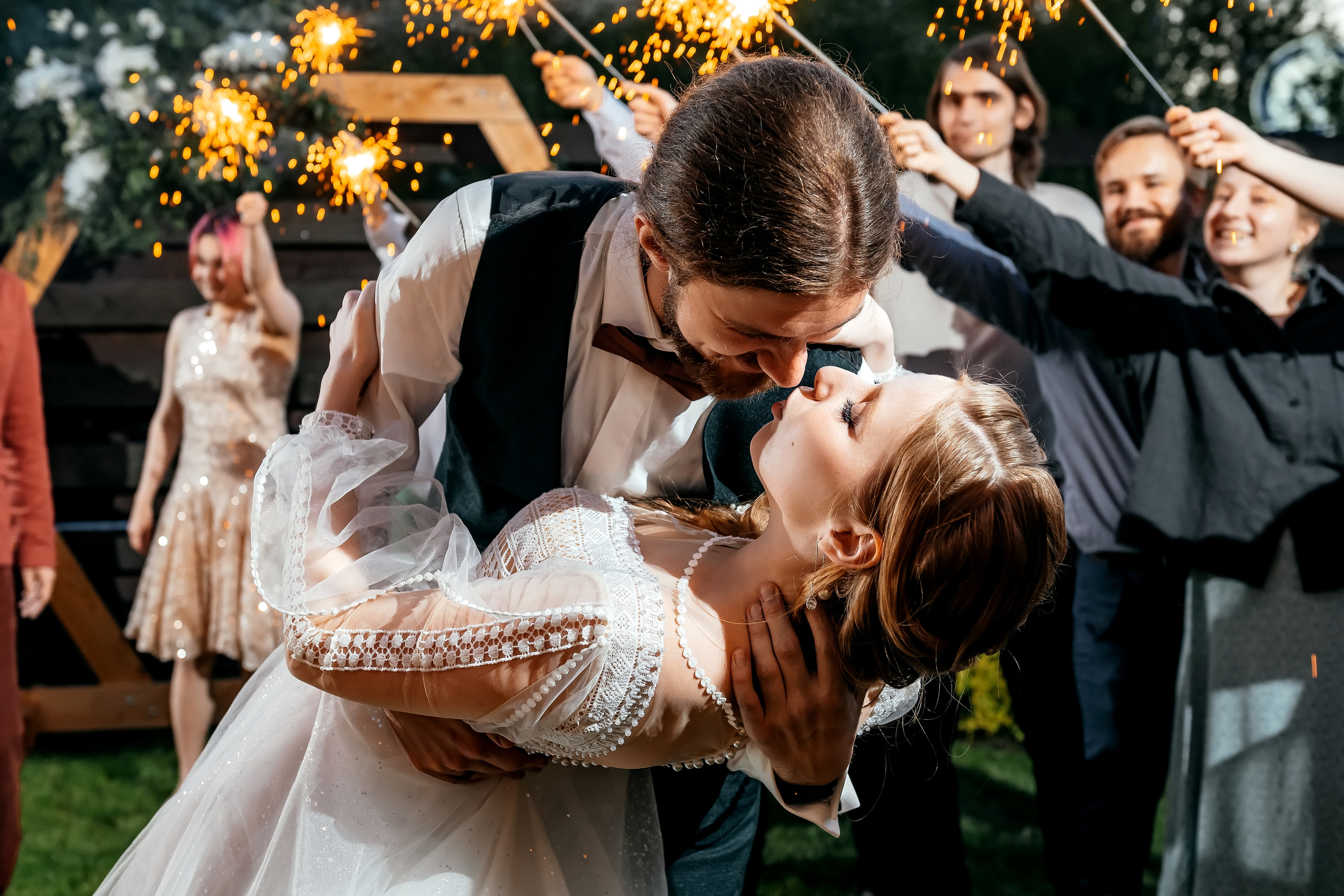 Свадьба с фотосессией в Усадьбе «Быково», основная часть — Яхт-клуб «Капитан». Свадебный и семейный фотограф Виктория Носачёва. Щелково, Москва и МО