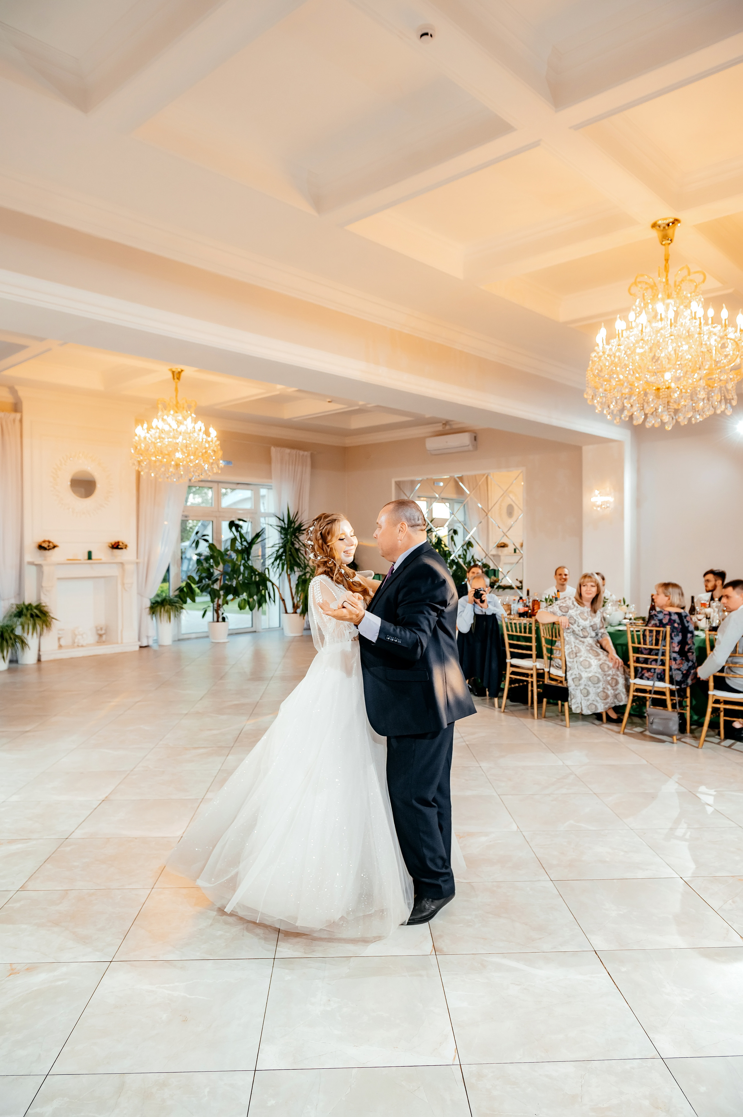 Свадьба с фотосессией в Усадьбе «Быково», основная часть — Яхт-клуб «Капитан». Свадебный и семейный фотограф Виктория Носачёва. Щелково, Москва и МО