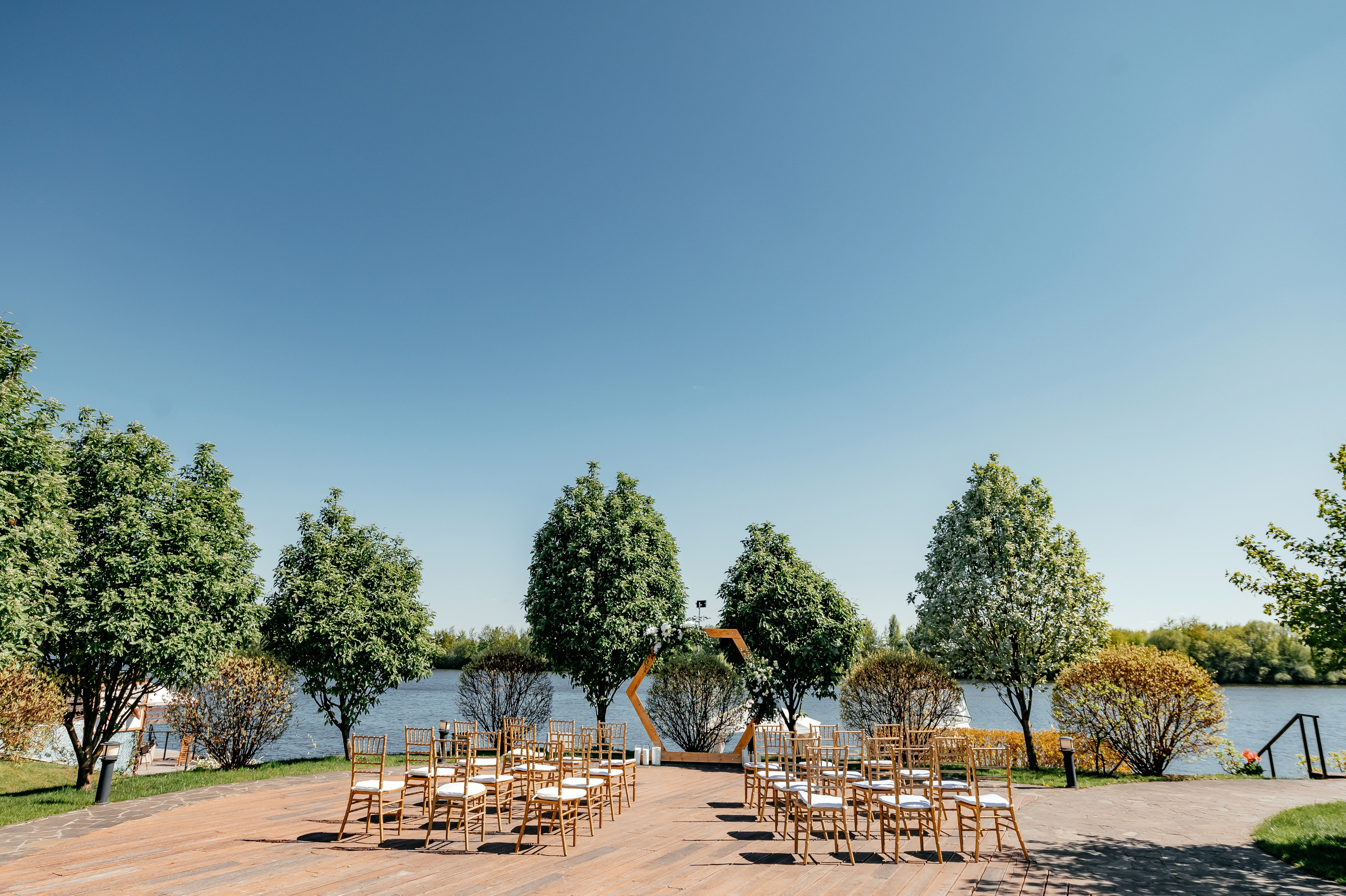 Свадьба с фотосессией в Усадьбе «Быково», основная часть — Яхт-клуб «Капитан». Свадебный и семейный фотограф Виктория Носачёва. Щелково, Москва и МО