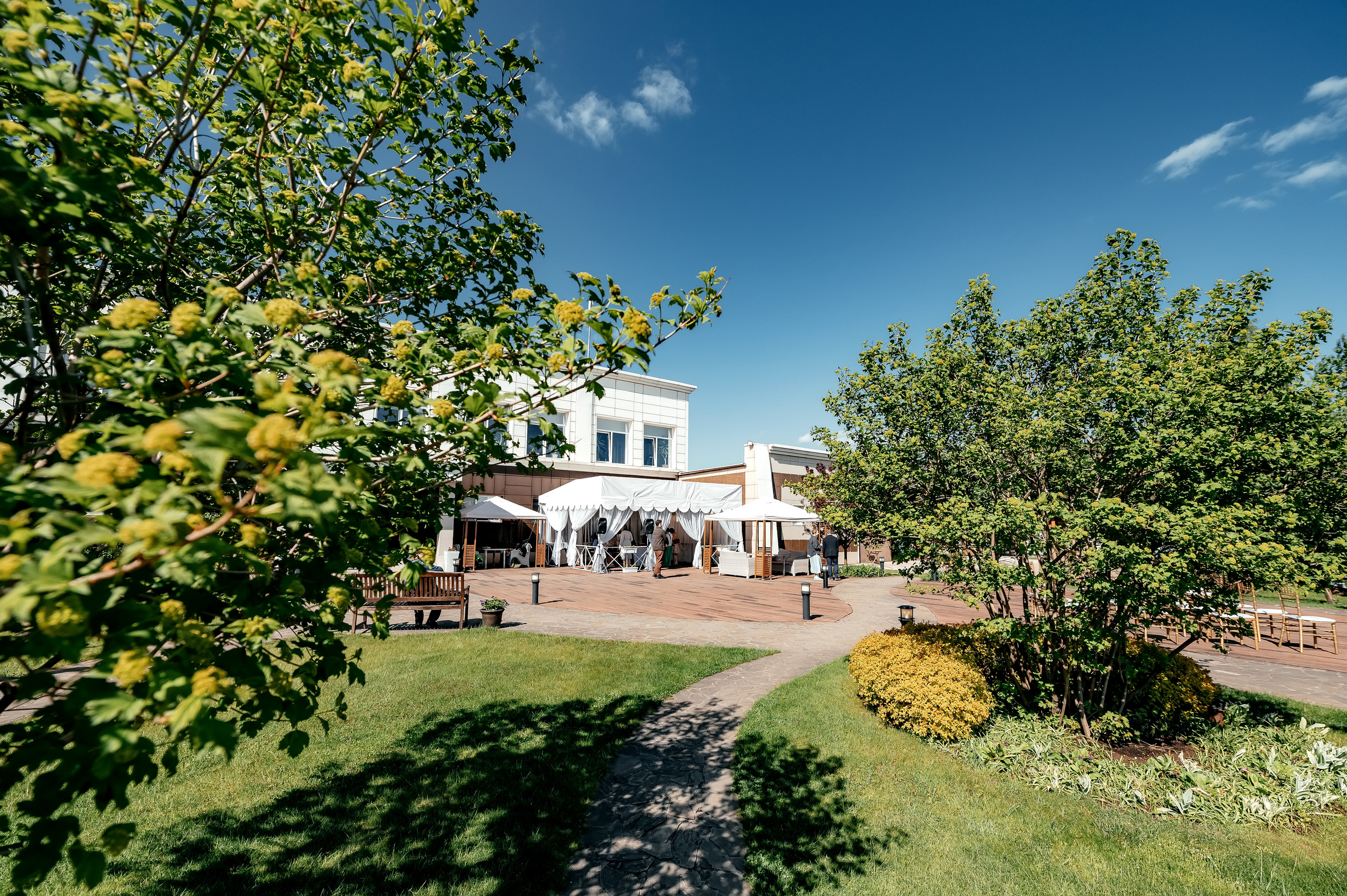 Свадьба с фотосессией в Усадьбе «Быково», основная часть — Яхт-клуб «Капитан». Свадебный и семейный фотограф Виктория Носачёва. Щелково, Москва и МО