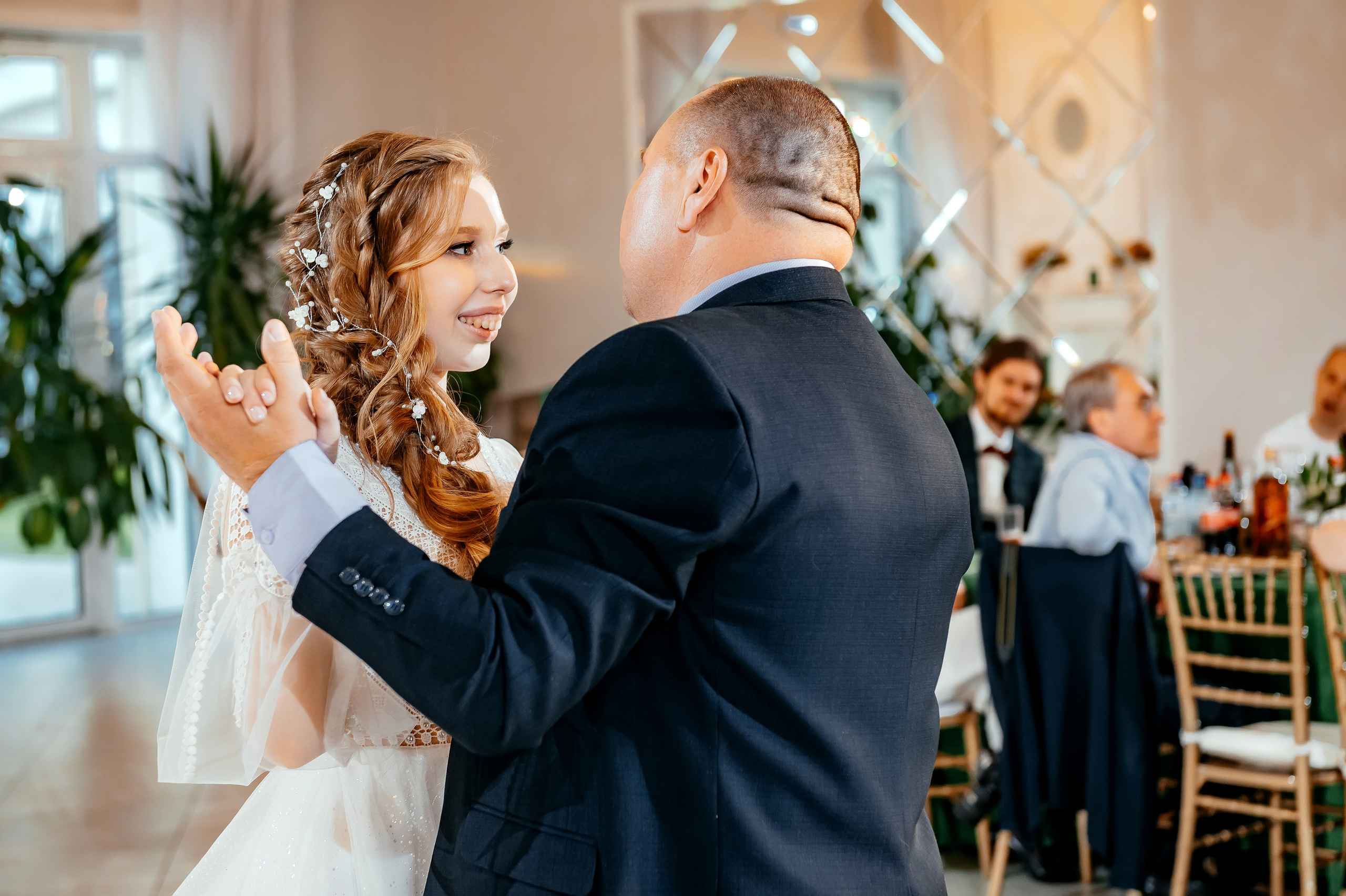 Свадьба с фотосессией в Усадьбе «Быково», основная часть — Яхт-клуб «Капитан». Свадебный и семейный фотограф Виктория Носачёва. Щелково, Москва и МО