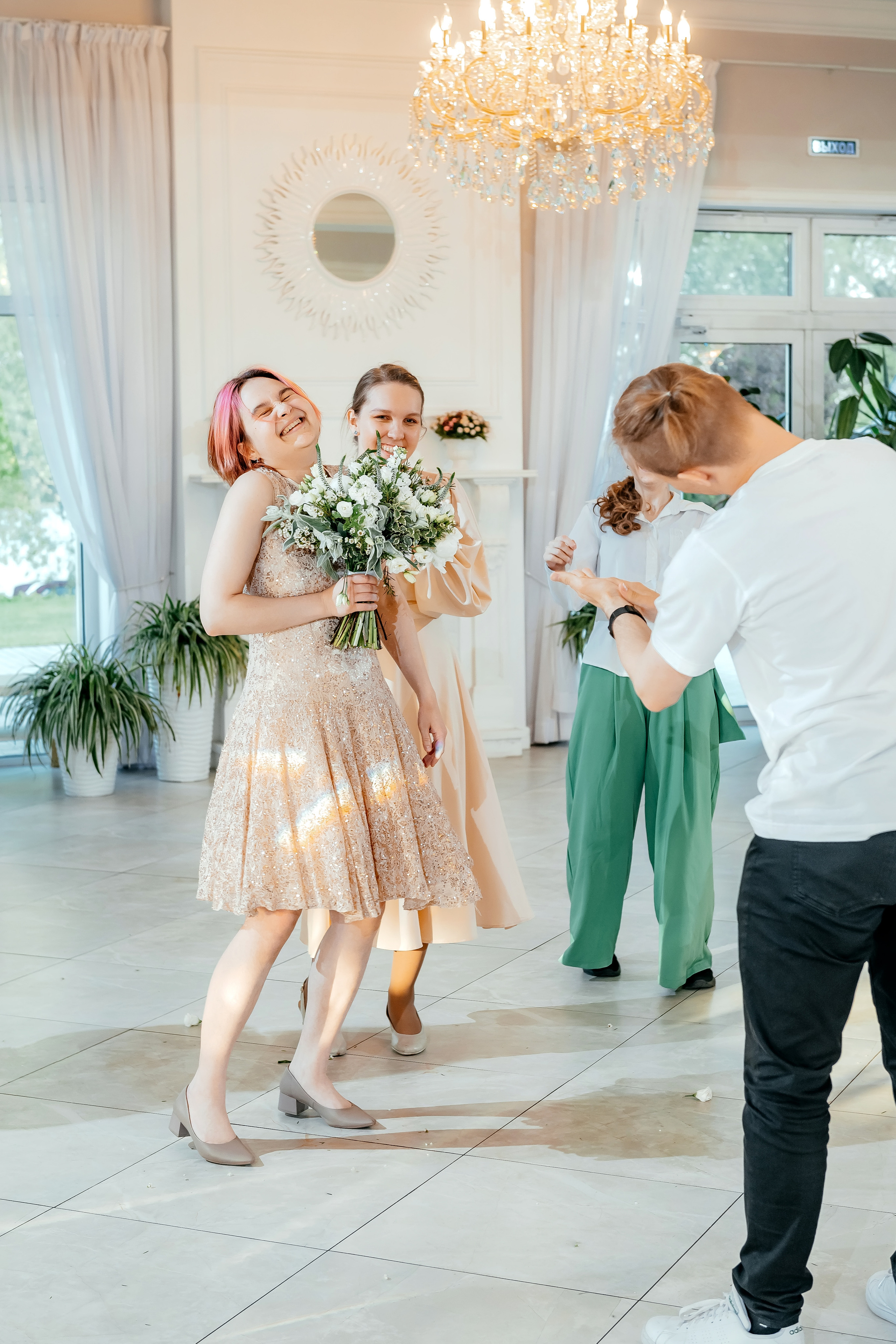 Свадьба с фотосессией в Усадьбе «Быково», основная часть — Яхт-клуб «Капитан». Свадебный и семейный фотограф Виктория Носачёва. Щелково, Москва и МО