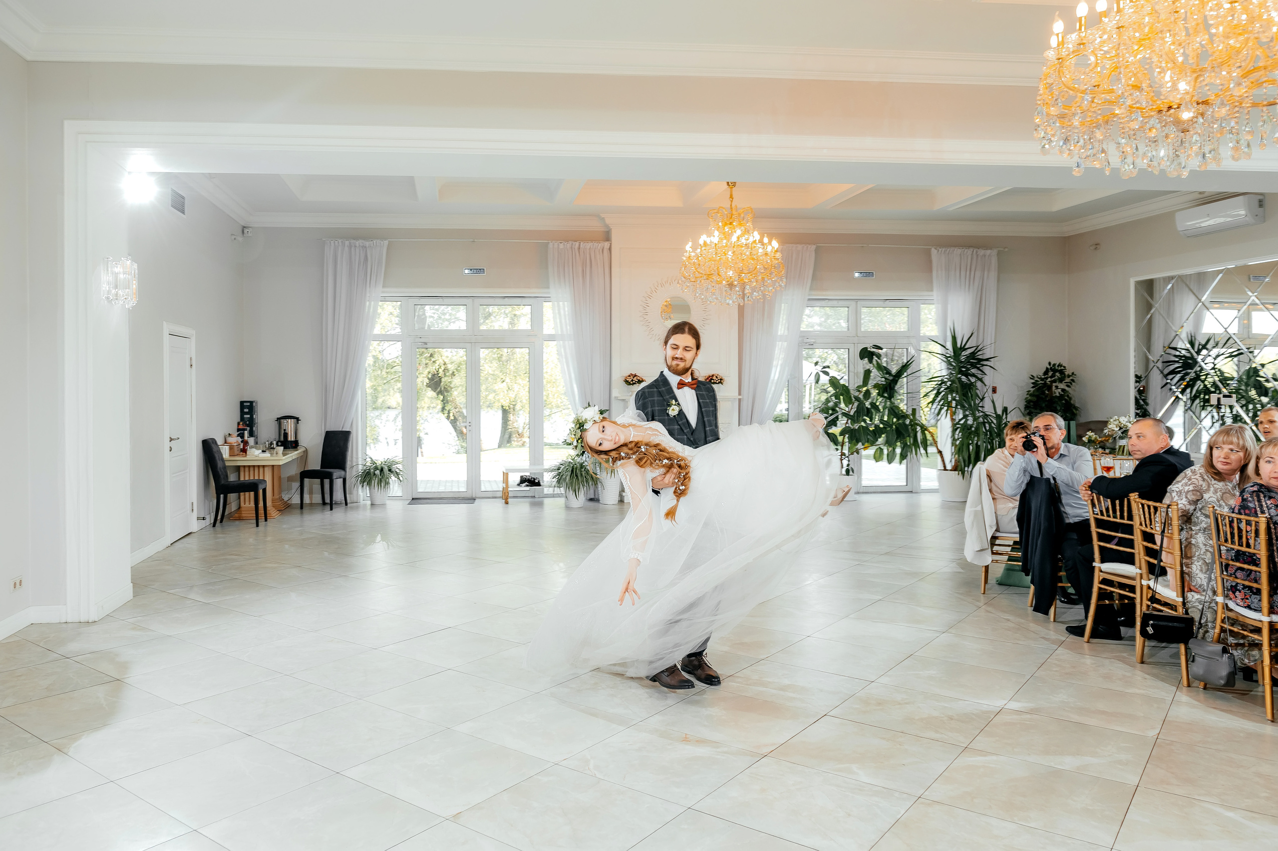 Свадьба с фотосессией в Усадьбе «Быково», основная часть — Яхт-клуб «Капитан». Свадебный и семейный фотограф Виктория Носачёва. Щелково, Москва и МО
