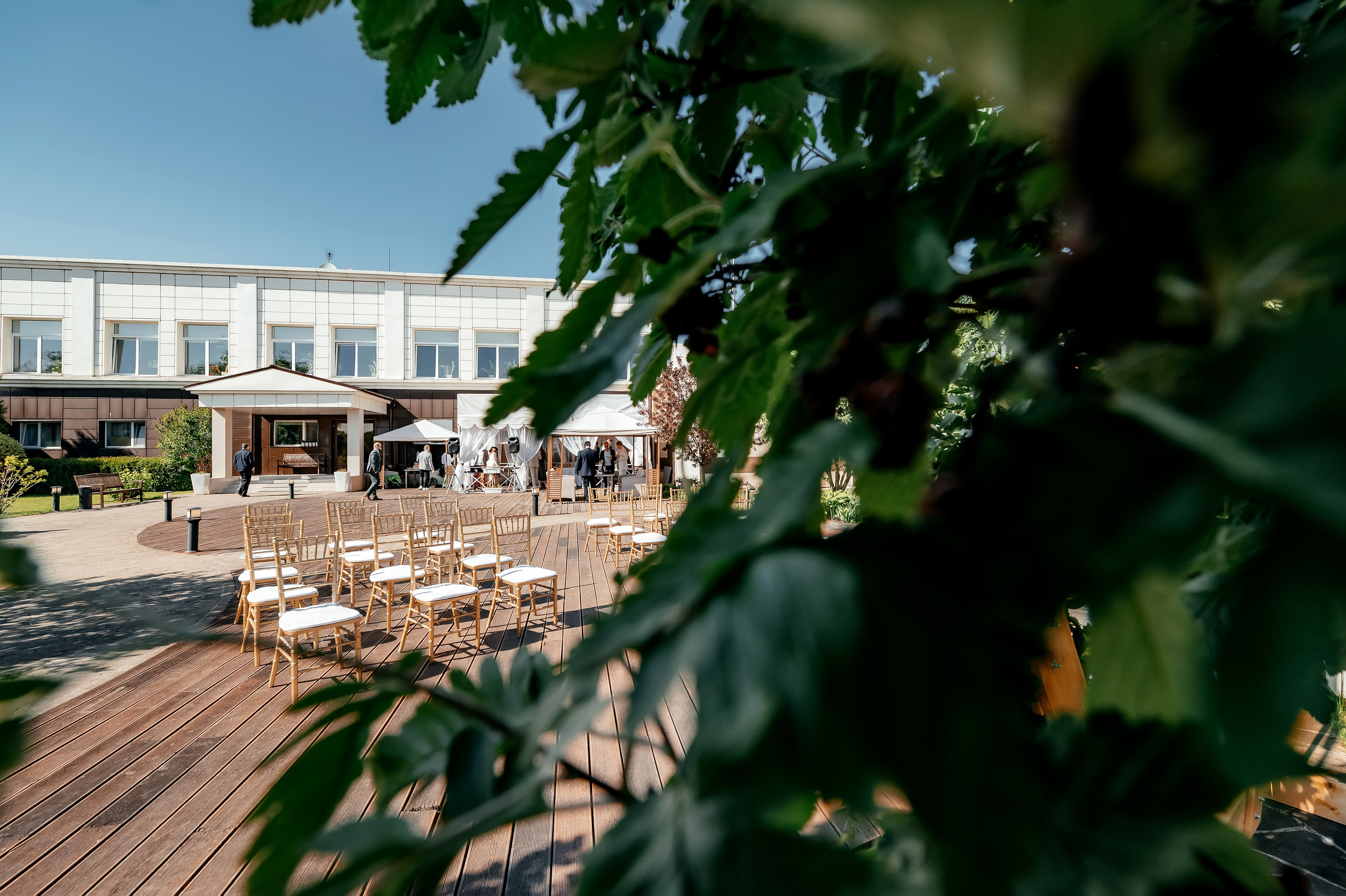 Свадьба с фотосессией в Усадьбе «Быково», основная часть — Яхт-клуб «Капитан». Свадебный и семейный фотограф Виктория Носачёва. Щелково, Москва и МО