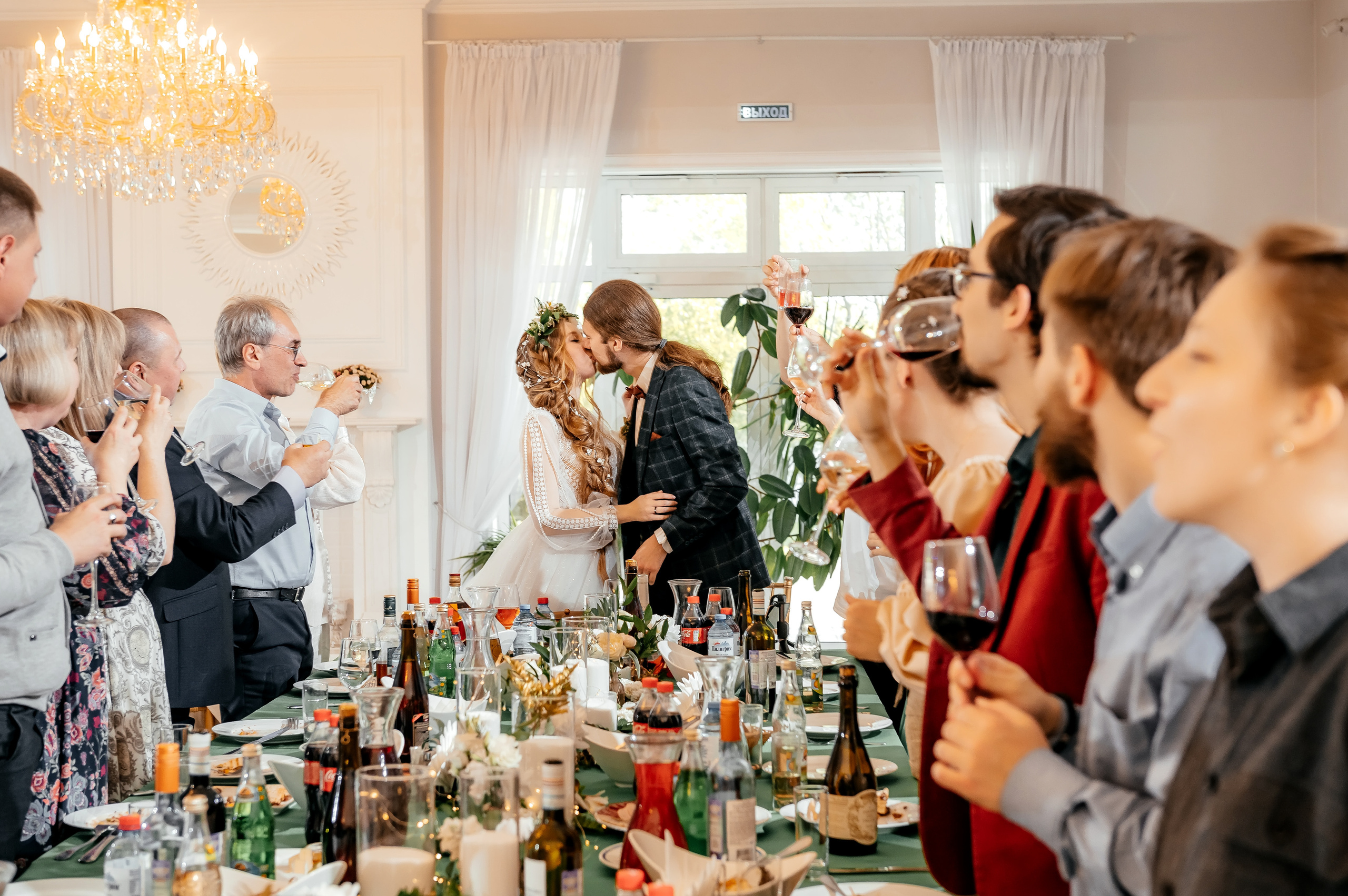 Свадьба с фотосессией в Усадьбе «Быково», основная часть — Яхт-клуб «Капитан». Свадебный и семейный фотограф Виктория Носачёва. Щелково, Москва и МО