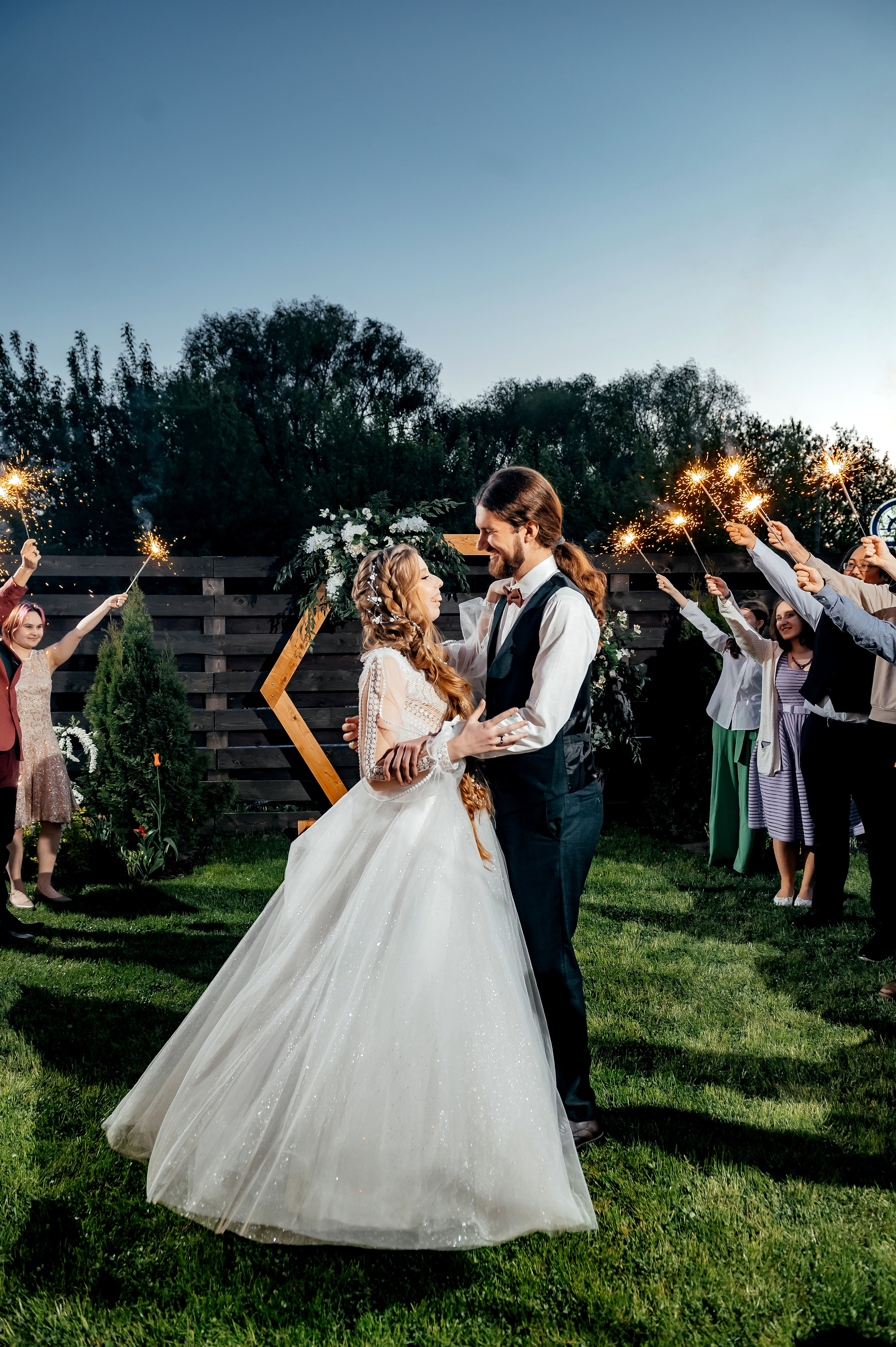 Свадьба с фотосессией в Усадьбе «Быково», основная часть — Яхт-клуб «Капитан». Свадебный и семейный фотограф Виктория Носачёва. Щелково, Москва и МО