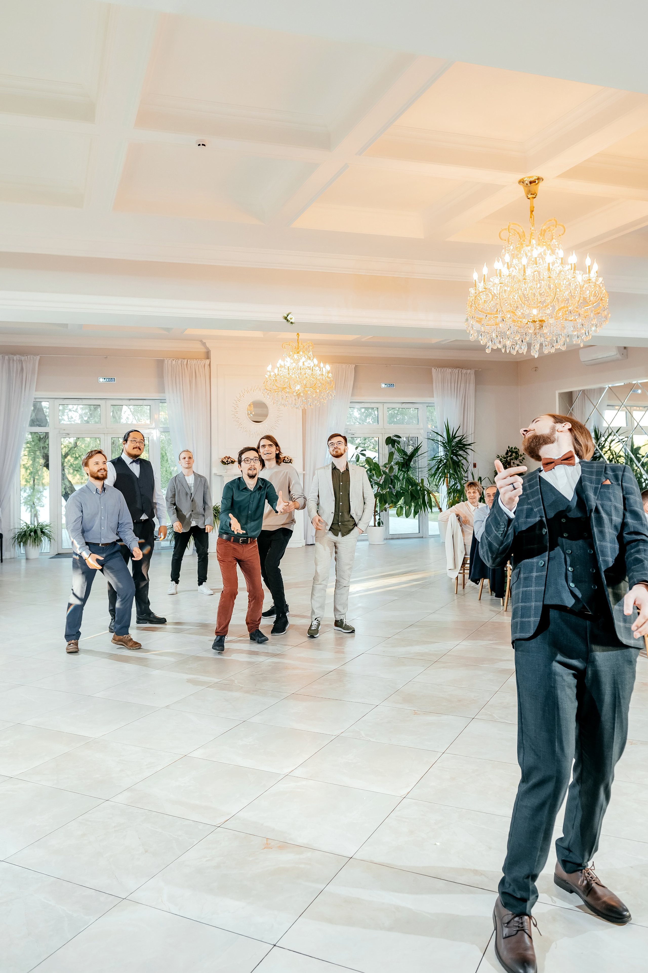 Свадьба с фотосессией в Усадьбе «Быково», основная часть — Яхт-клуб «Капитан». Свадебный и семейный фотограф Виктория Носачёва. Щелково, Москва и МО