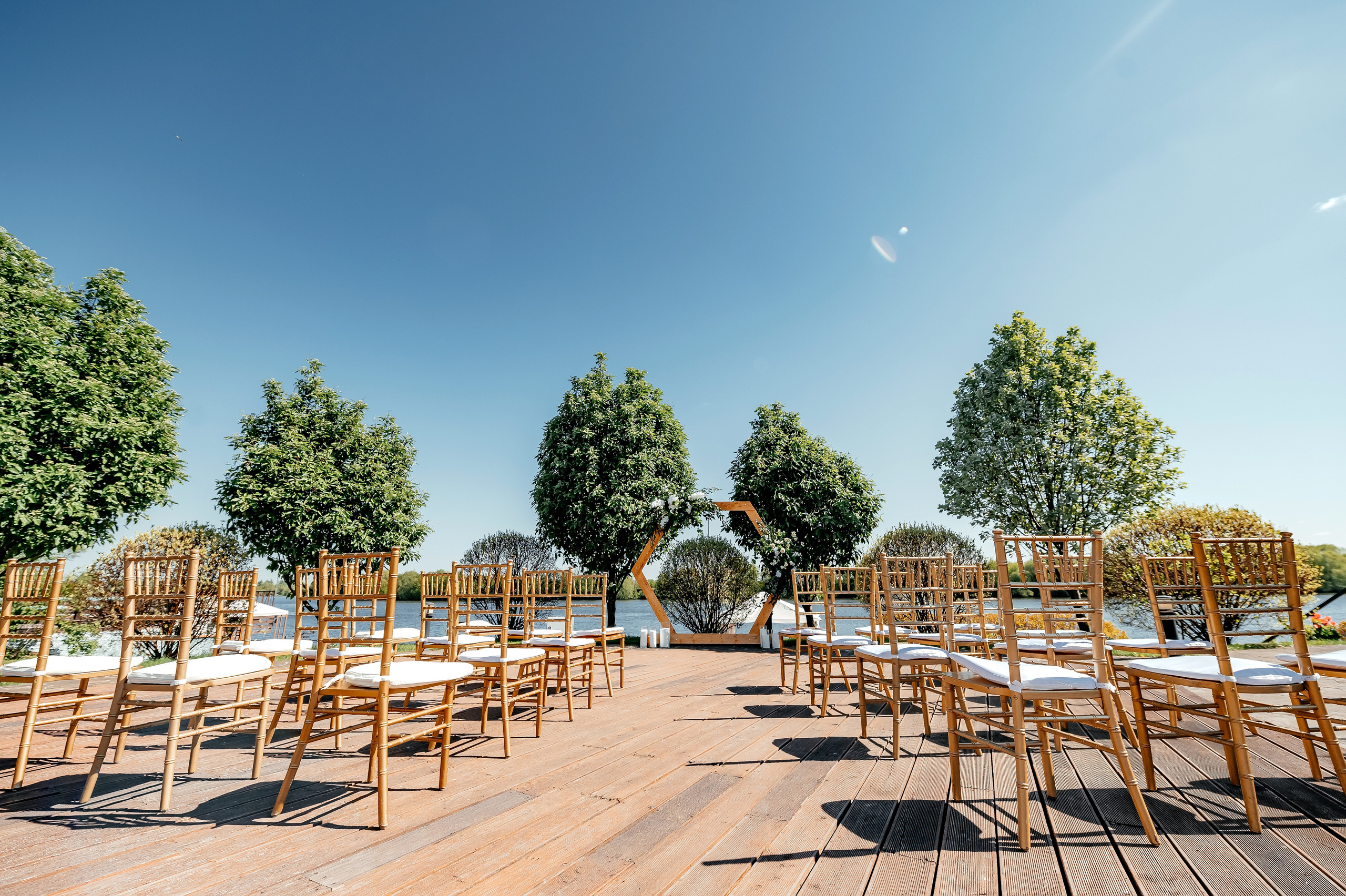 Свадьба с фотосессией в Усадьбе «Быково», основная часть — Яхт-клуб «Капитан». Свадебный и семейный фотограф Виктория Носачёва. Щелково, Москва и МО