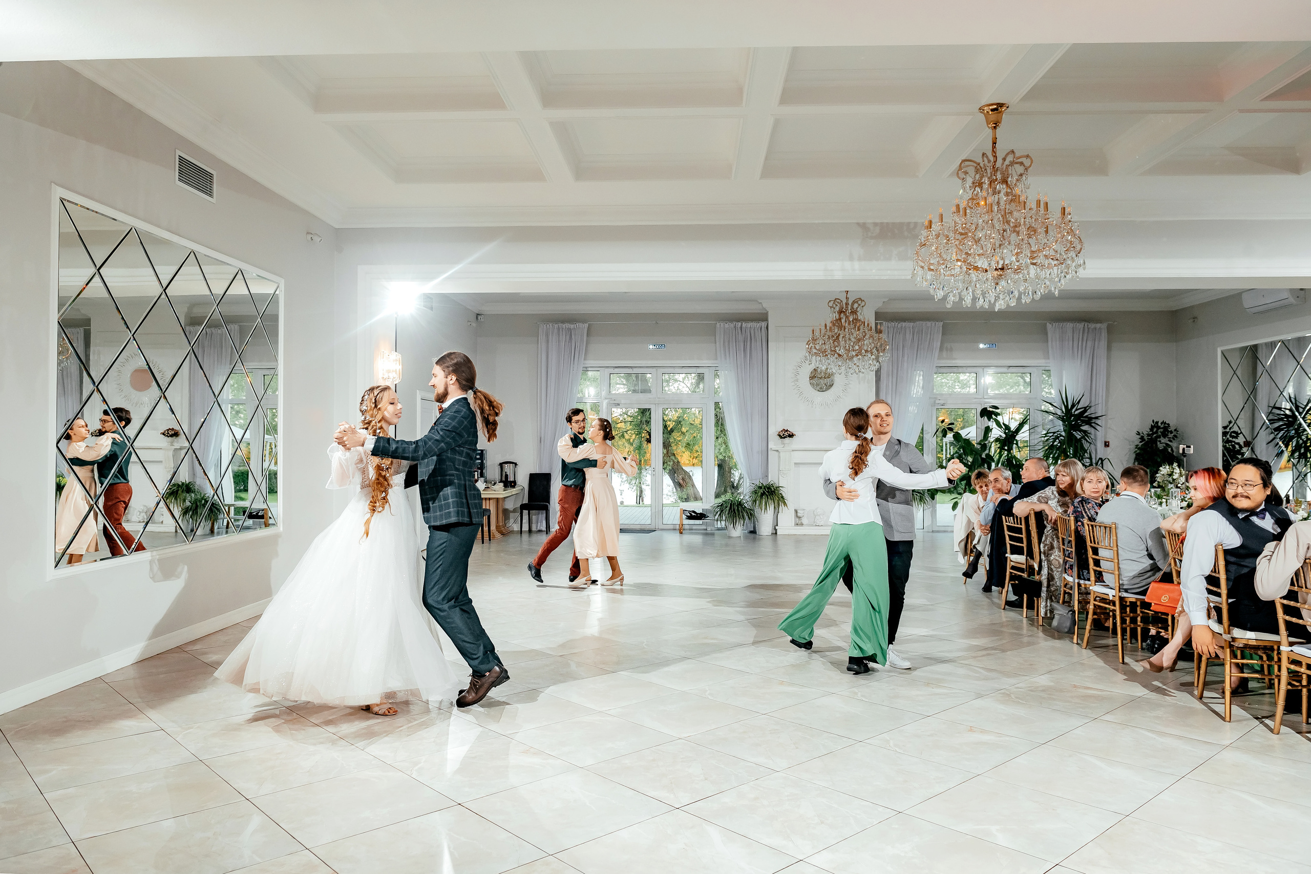 Свадьба с фотосессией в Усадьбе «Быково», основная часть — Яхт-клуб «Капитан». Свадебный и семейный фотограф Виктория Носачёва. Щелково, Москва и МО