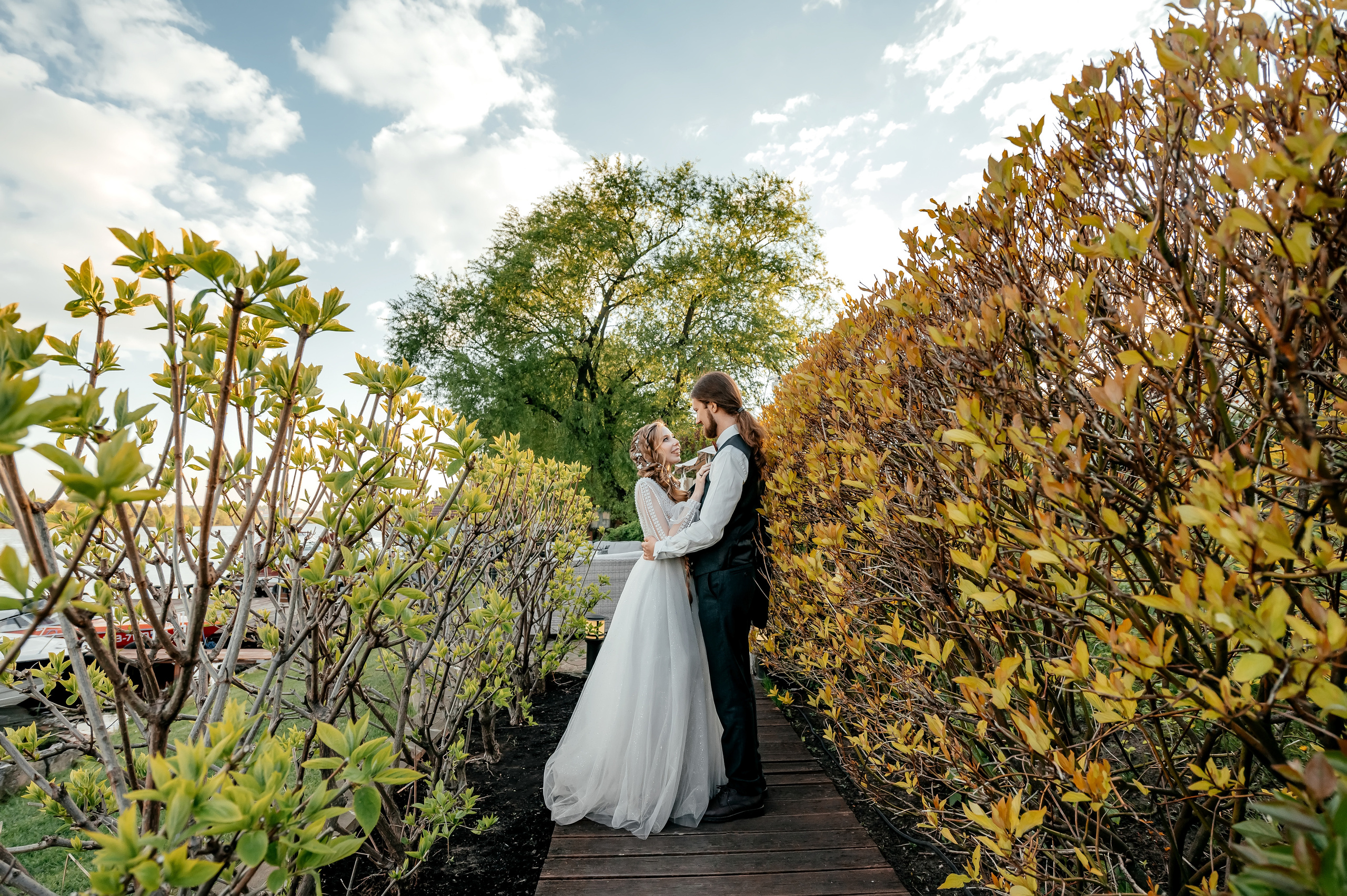 Свадьба с фотосессией в Усадьбе «Быково», основная часть — Яхт-клуб «Капитан». Свадебный и семейный фотограф Виктория Носачёва. Щелково, Москва и МО