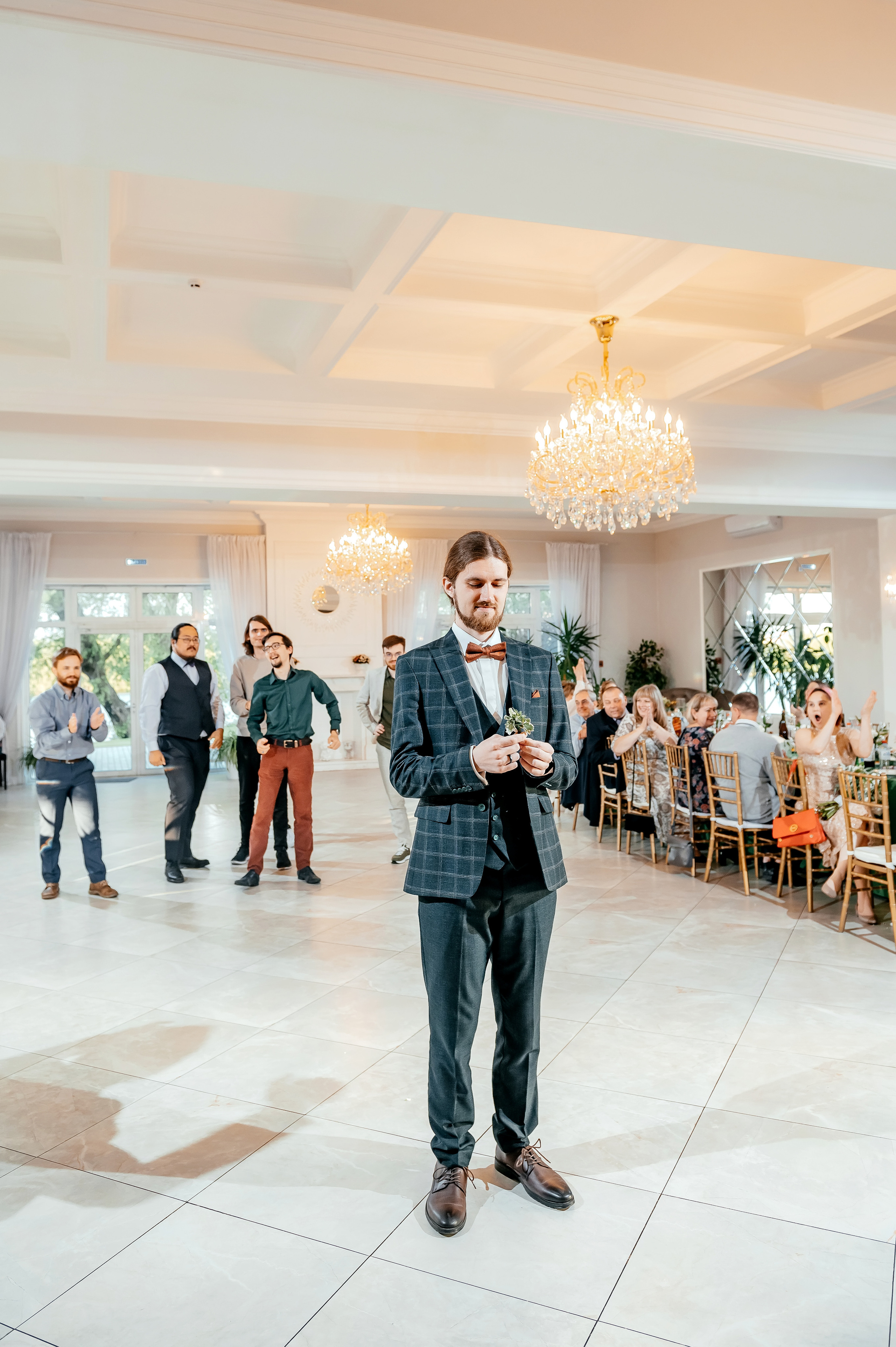 Свадьба с фотосессией в Усадьбе «Быково», основная часть — Яхт-клуб «Капитан». Свадебный и семейный фотограф Виктория Носачёва. Щелково, Москва и МО