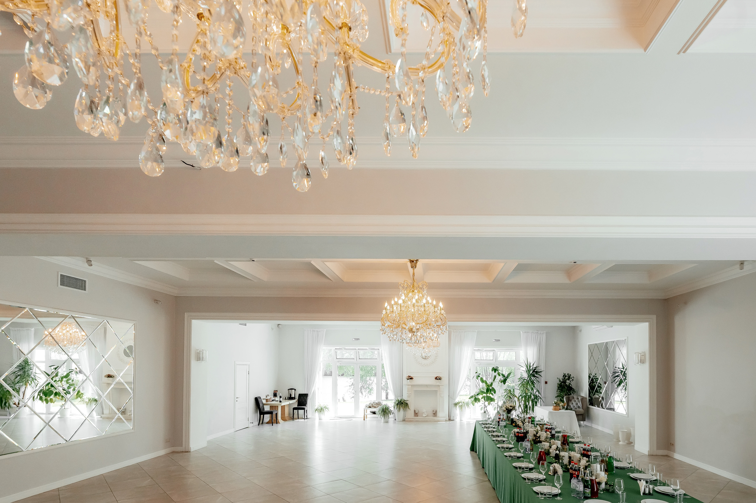 Свадьба с фотосессией в Усадьбе «Быково», основная часть — Яхт-клуб «Капитан». Свадебный и семейный фотограф Виктория Носачёва. Щелково, Москва и МО