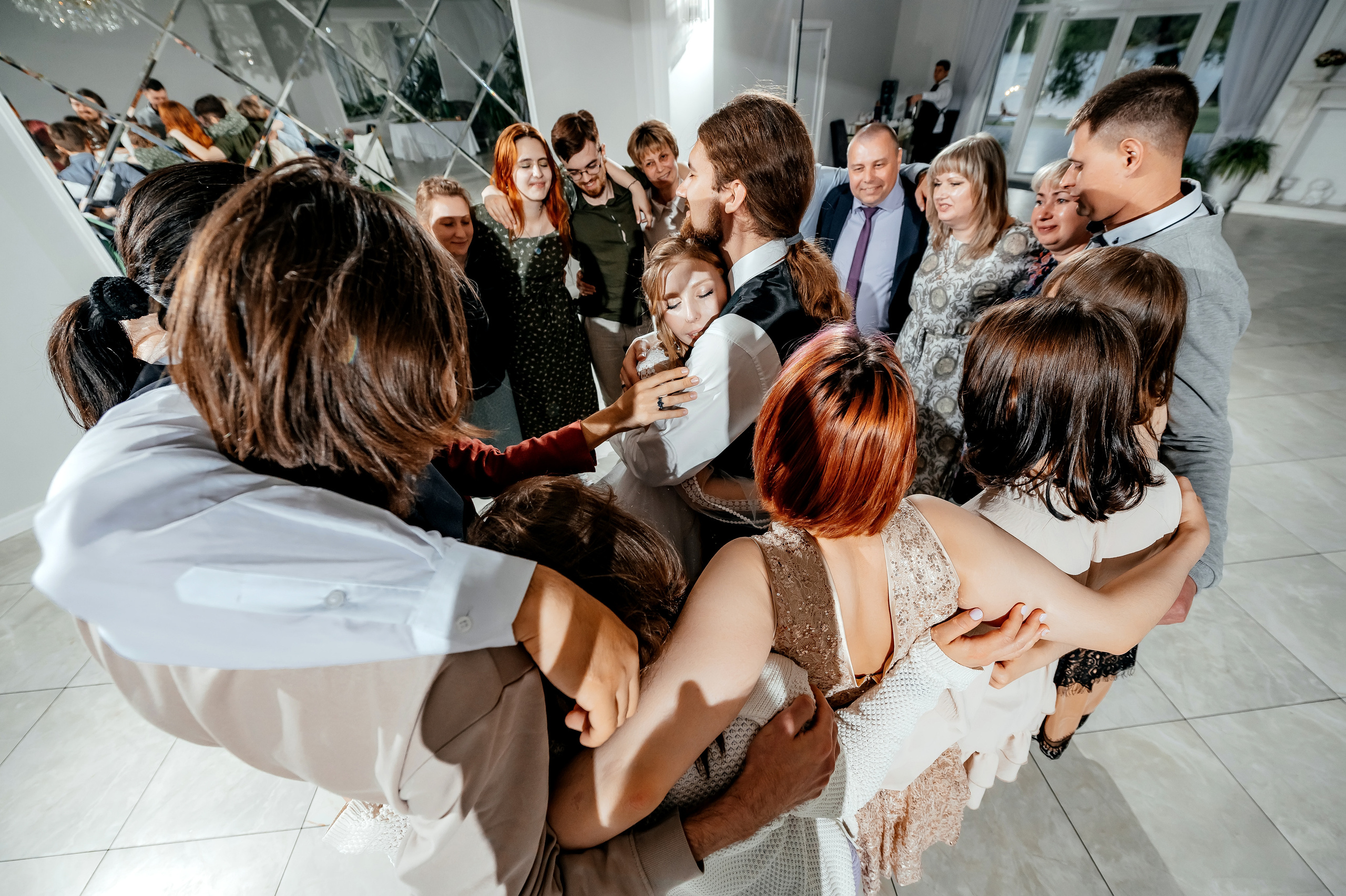 Свадьба с фотосессией в Усадьбе «Быково», основная часть — Яхт-клуб «Капитан». Свадебный и семейный фотограф Виктория Носачёва. Щелково, Москва и МО