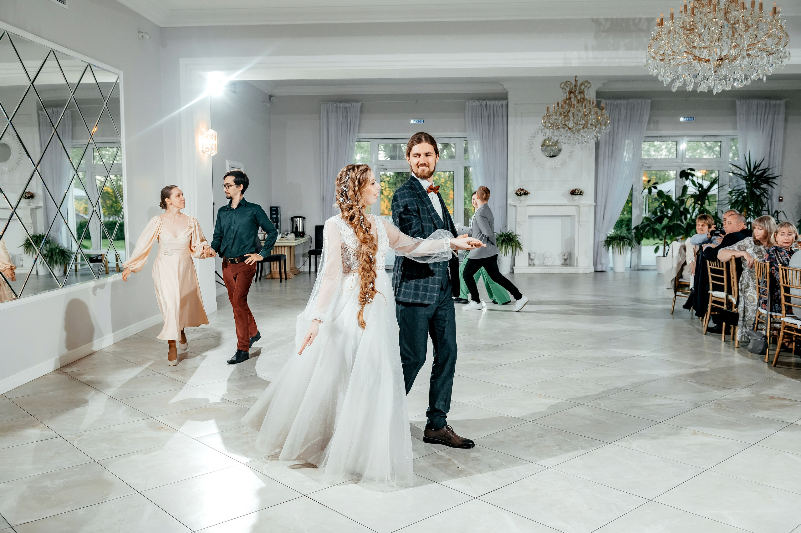 Свадьба с фотосессией в Усадьбе «Быково», основная часть — Яхт-клуб «Капитан». Свадебный и семейный фотограф Виктория Носачёва. Щелково, Москва и МО