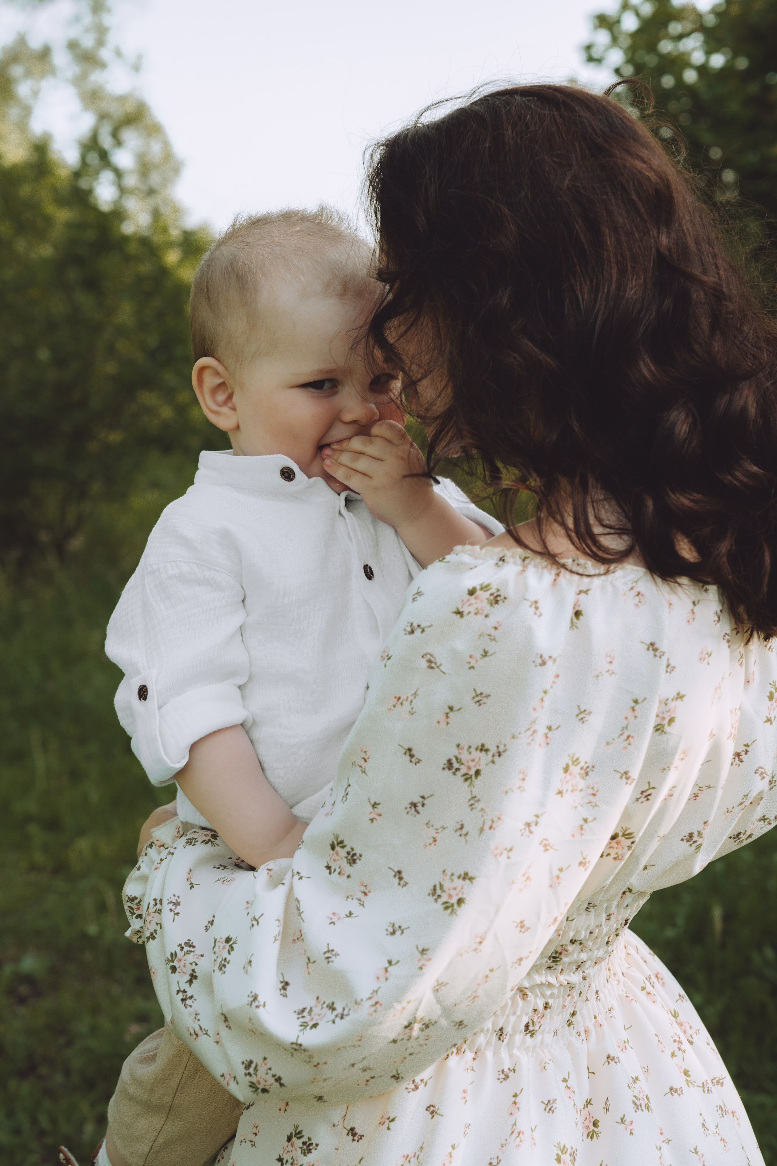 МАТЕРИНСТВО — ЭТО ПУТЬ, ГДЕ МАЛЕНЬКИЕ ЛАДОШКИ ВЕДУТ К БОЛЬШИМ ОТКРЫТИЯМ. Семейный и детский фотограф Анна Бренч