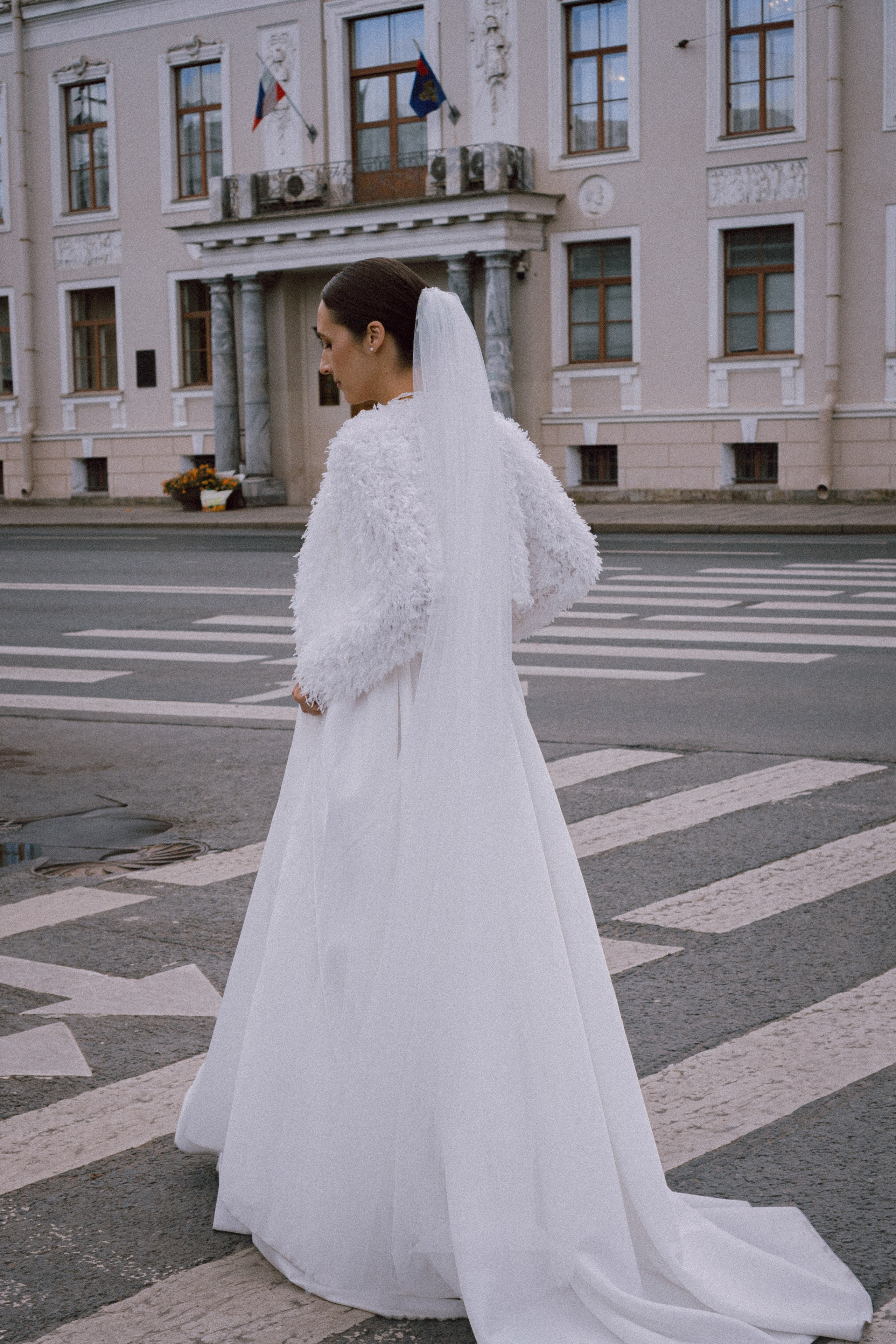 СВАДЕБНАЯ ПРОГУЛКА В САНТК-ПЕТЕРБУРГЕ (ИСАКИЕВСКИЙ СОБОР, ЗИМНЯЯ КАНАВКА, ЭРМИТАЖ И БОЛЬШАЯ МОРСКАЯ УЛИЦА). Профессиональный фотограф, Санкт-Петербург — Виктория Богомолова
