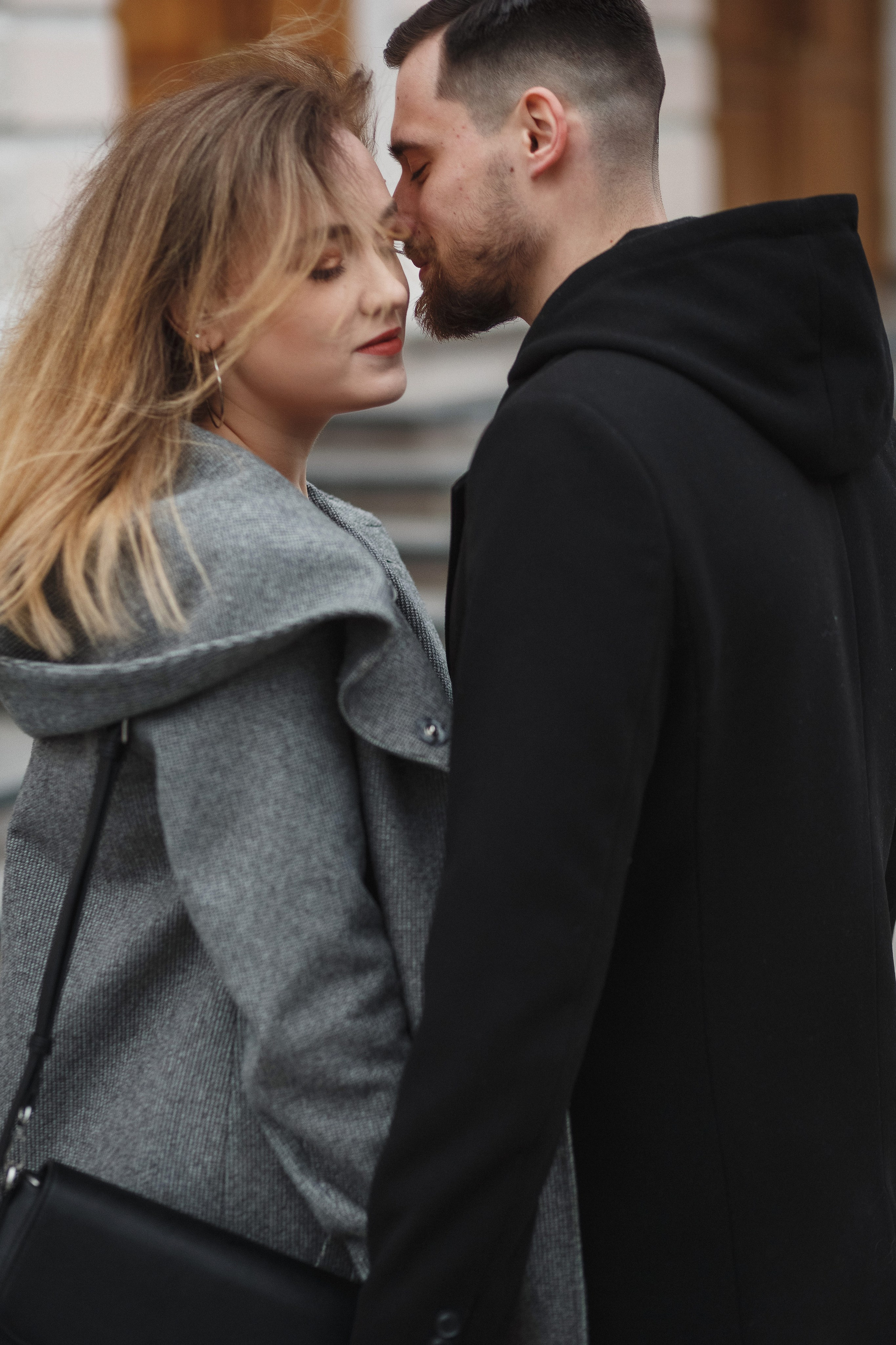 Романтическая фотосессия Никиты и Марины у Театра Чехова в Таганроге. Свадебный и семейный фотограф в Таганроге Бакарюк Антон