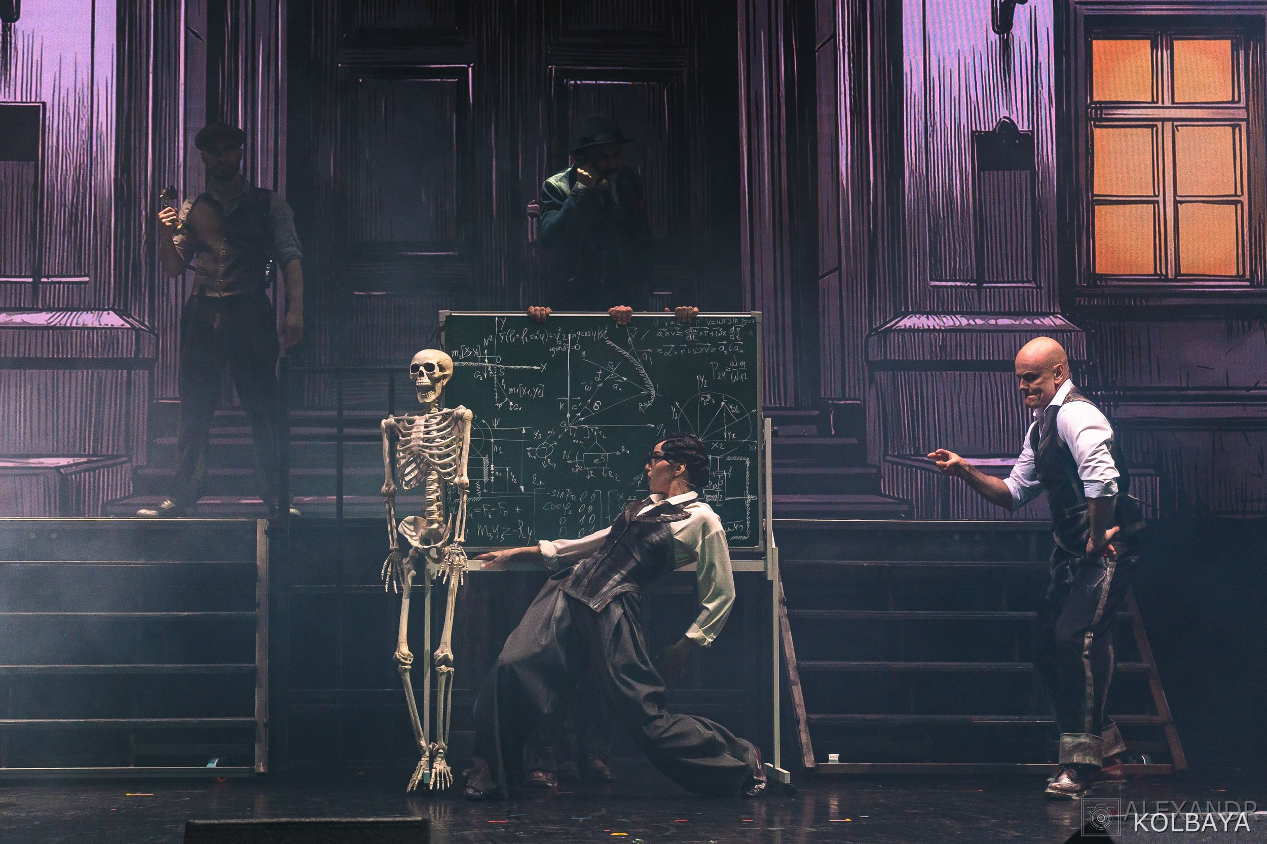 Фотографии со спектакля «Однажды в городе N». Концертный и театральный репортажный фотограф в Москве Александр Колбая