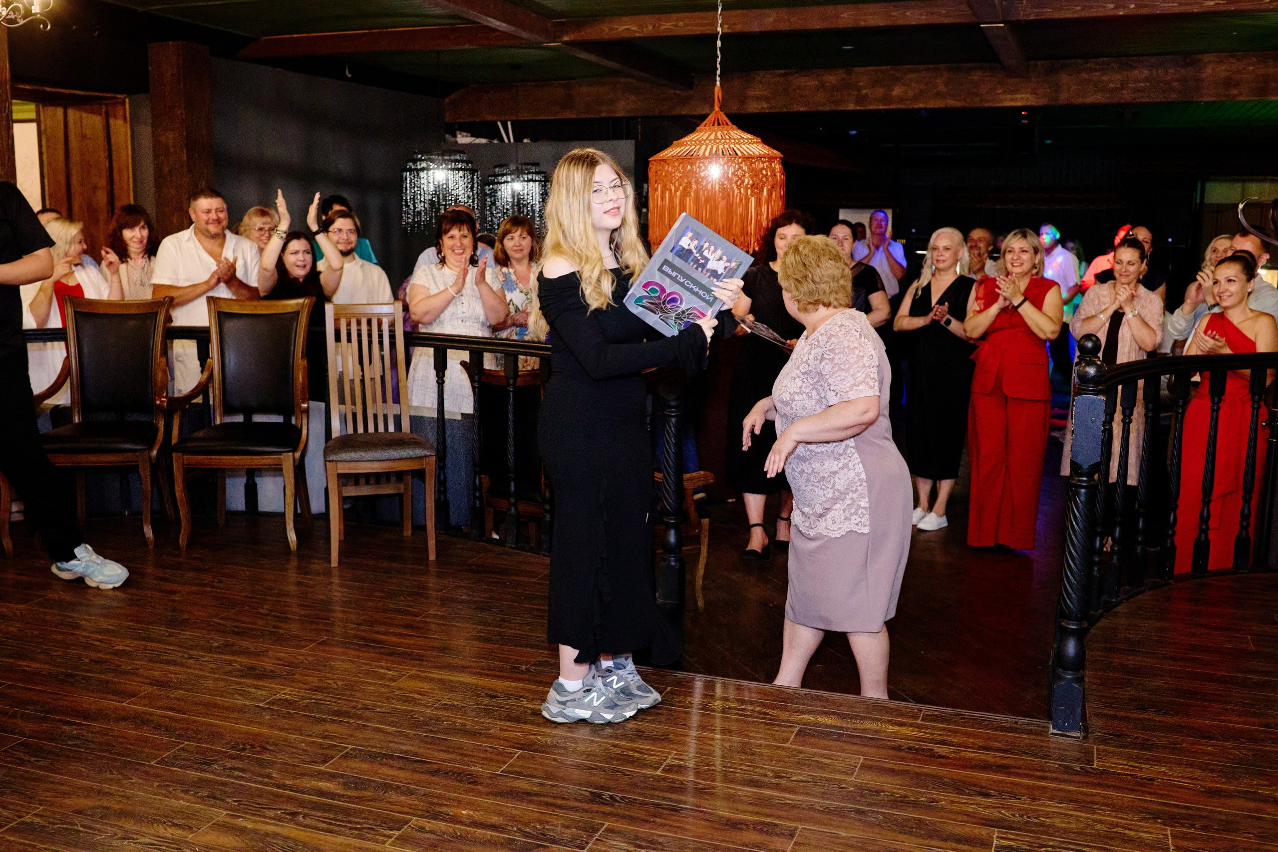 Выпускной 35 Сош. Фотограф Выпускные альбомы Таганрог Сергей Коробченко