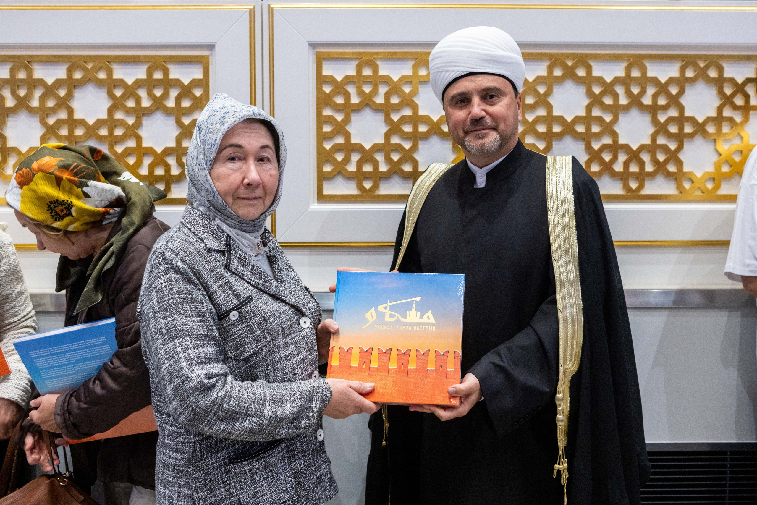 Репортаж с презентации книги — «Москва: город вязевый». Рекламный, предметный, репортажный, семейный фотограф и художник в Москве