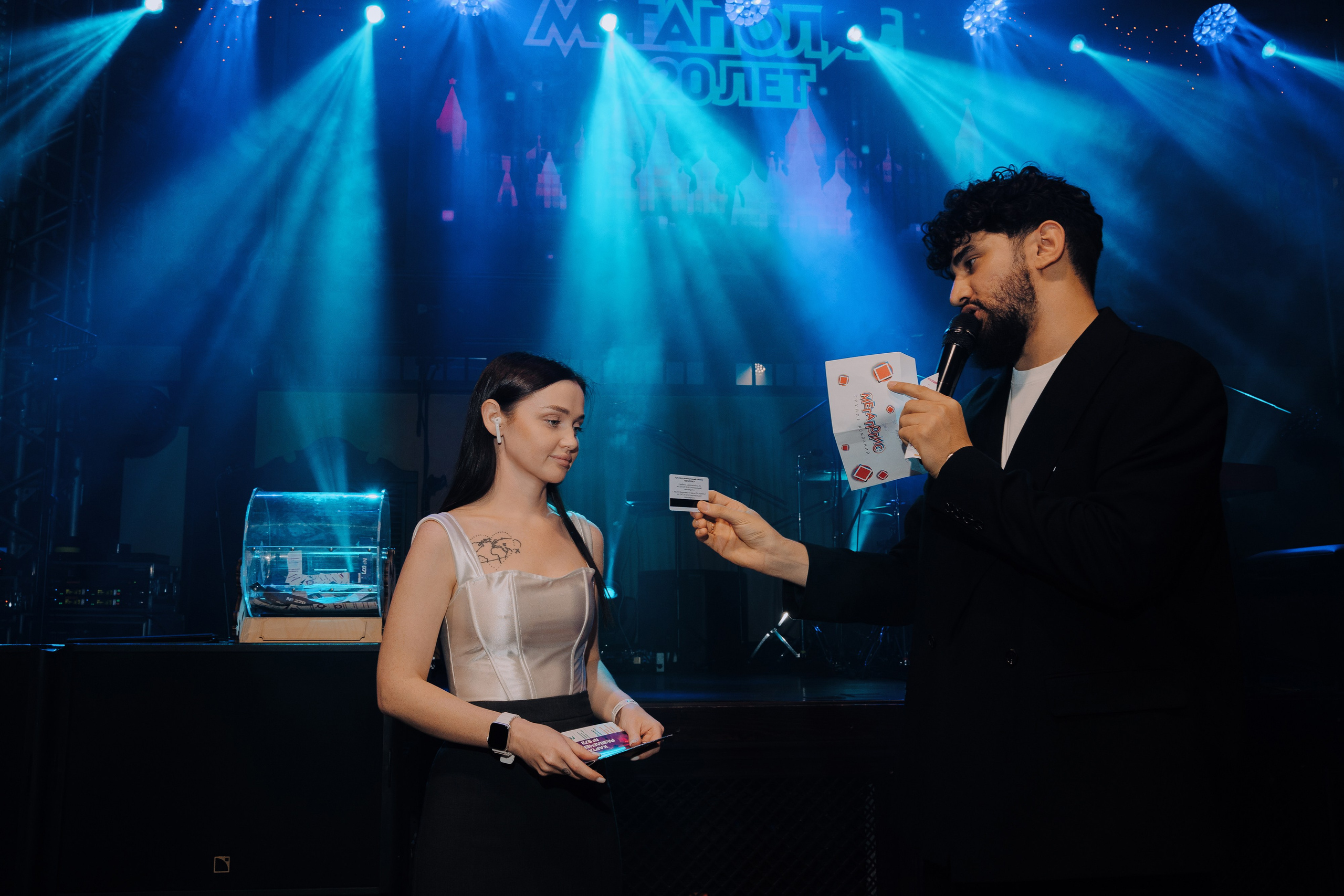 20 ЛЕТ МЕГАПОЛИС ЧЕЛЯБИНСК ХЕДЛАЙНЕР ЕЛКА. Репортажный фотограф Зуев Роман г. Челябинск